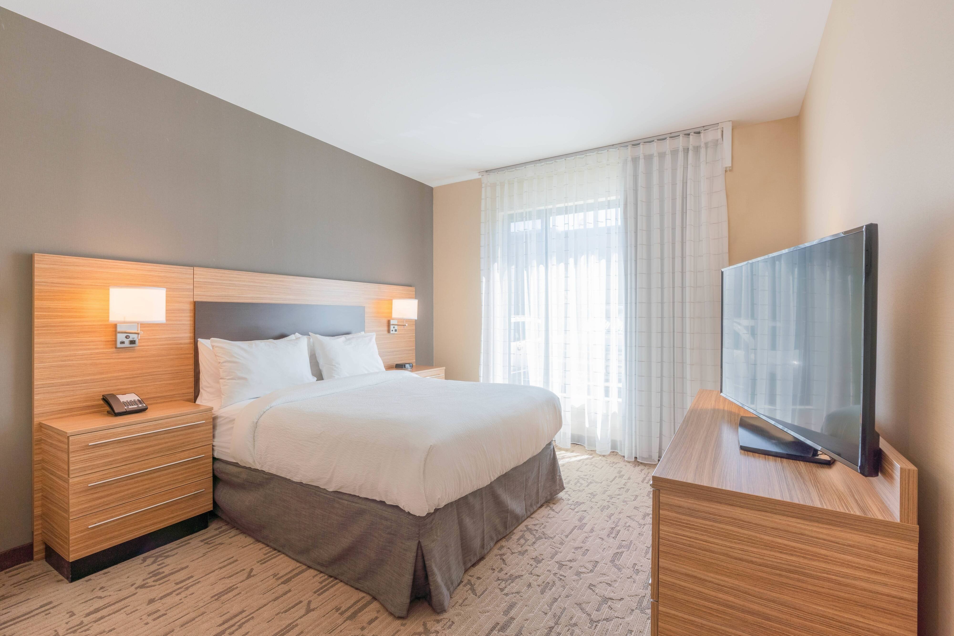 TownePlace Suites by Marriott Thousand Oaks Agoura Hills-guestroom-Suite Bedroom.jpg