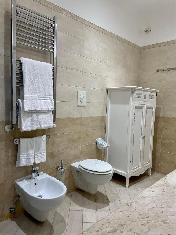 RE SOLE RESORT&SPA-guestroom-BATHROOM.jpg