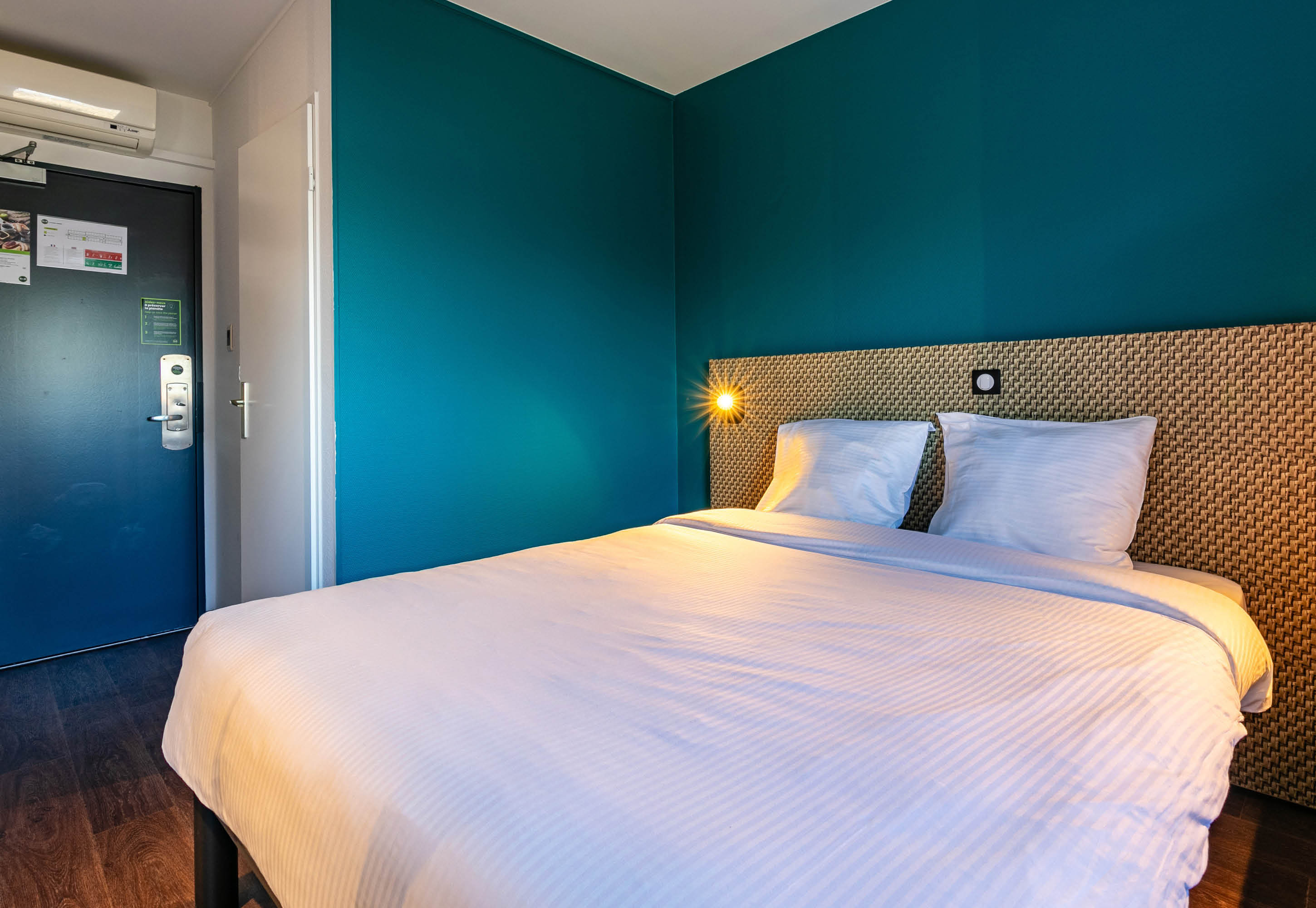 B&B HOTEL COLMAR LUMIERE-guestroom-GUEST ROOM.jpg