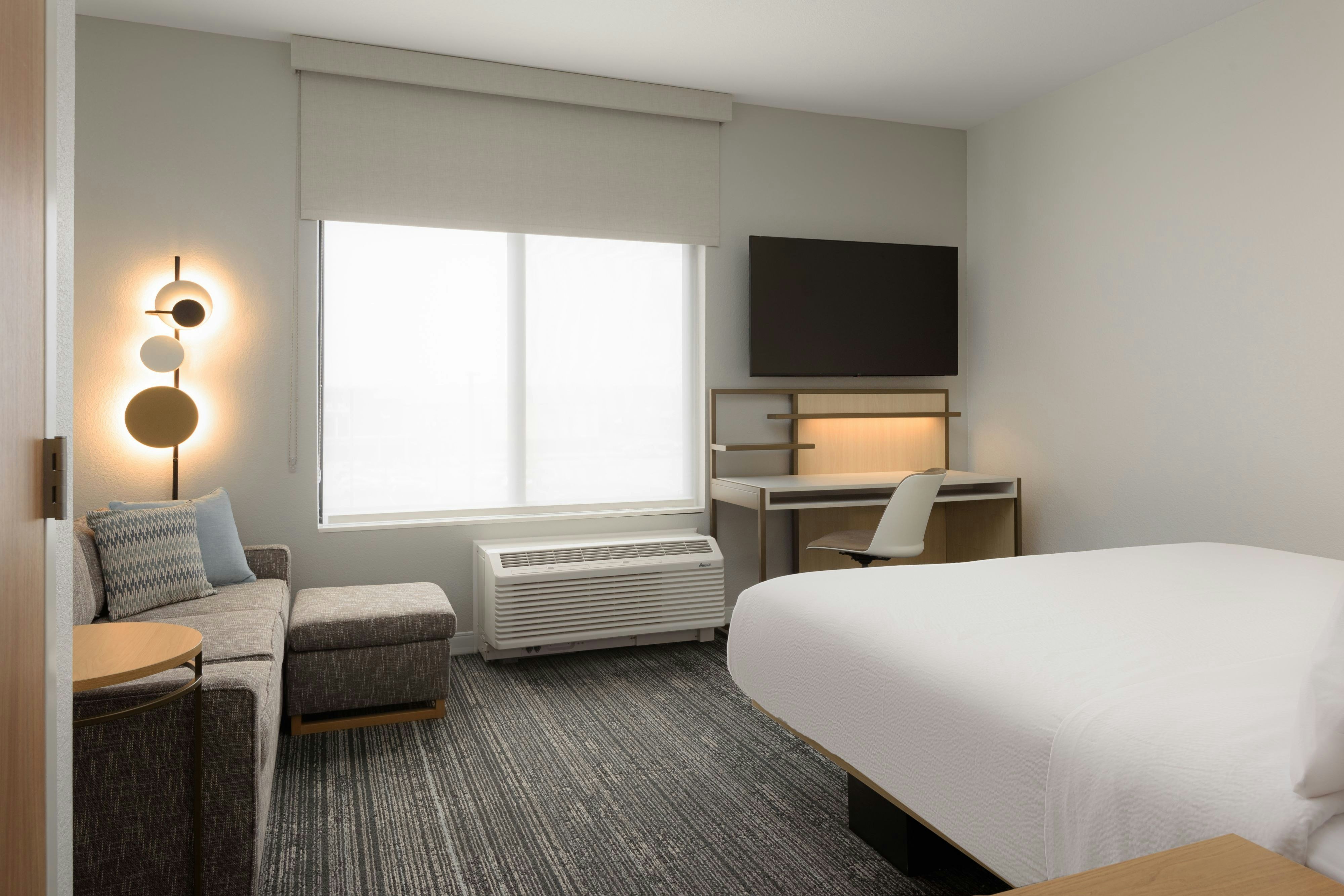 TownePlace Suites by Marriott Cincinnati Oakley-guestroom-One Bedroom Suite - Bedroom.jpg