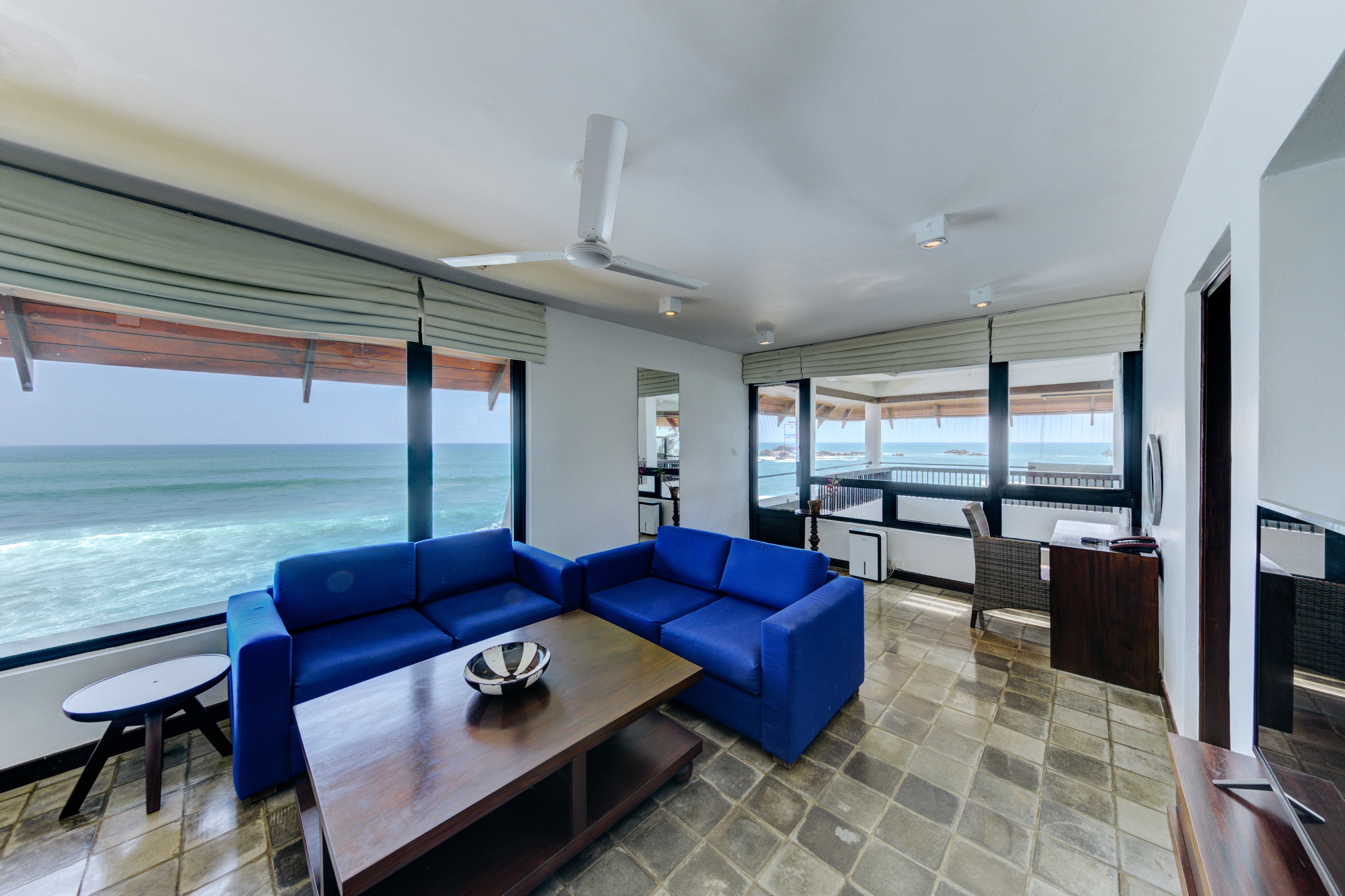 HIKKA TRANZ BY CINNAMON-guestroom-Hikka Tranz by Cinnamon Corner Suite ().jpg