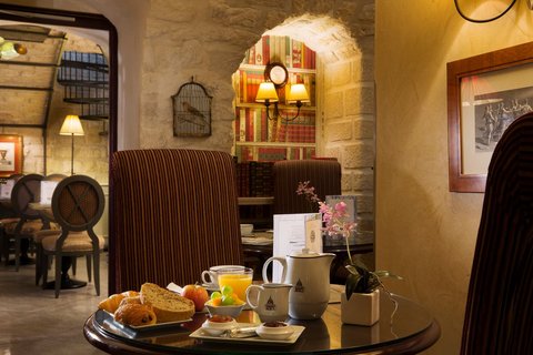 Salle Petit Dejeuner Breakfast Room