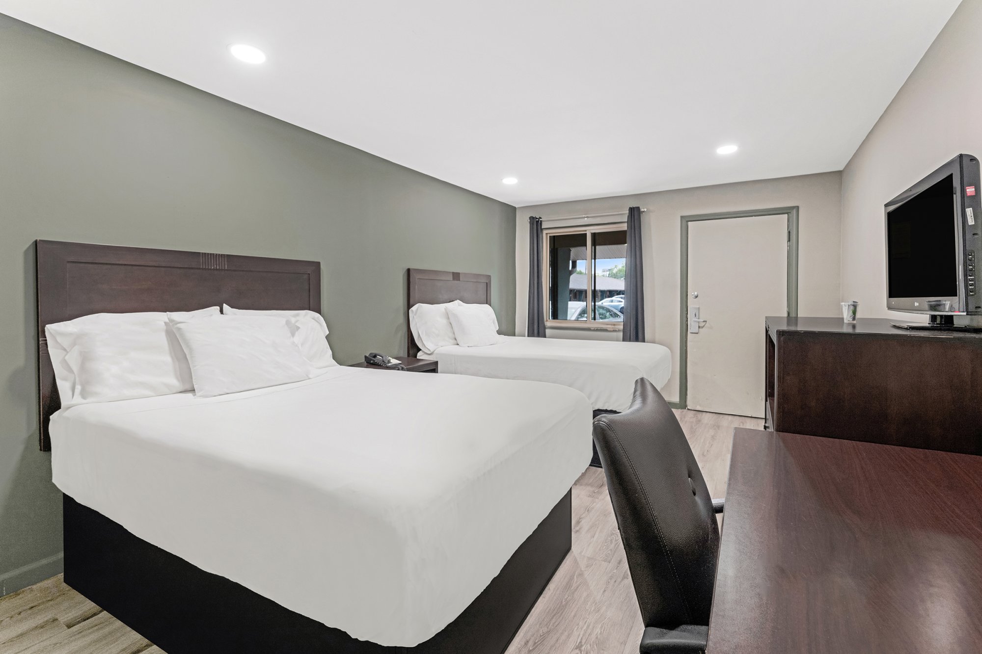 RED CARPET INN GARFIELD-guestroom-ROHGH Doubles.jpg