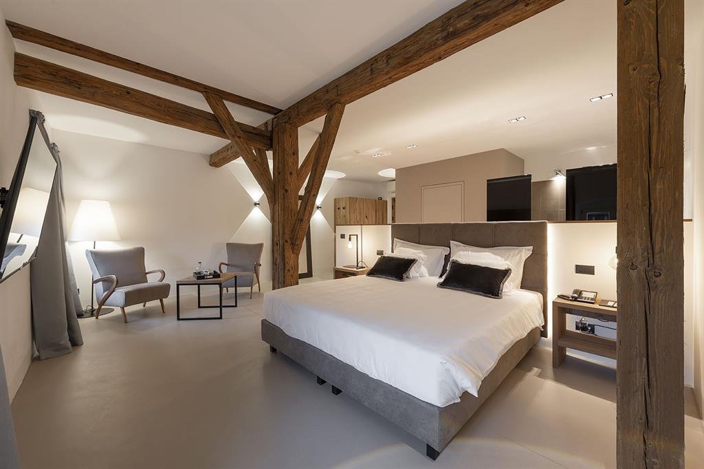 Castel Hortenberg-guestroom-Tripla Deluxe Premium.jpg