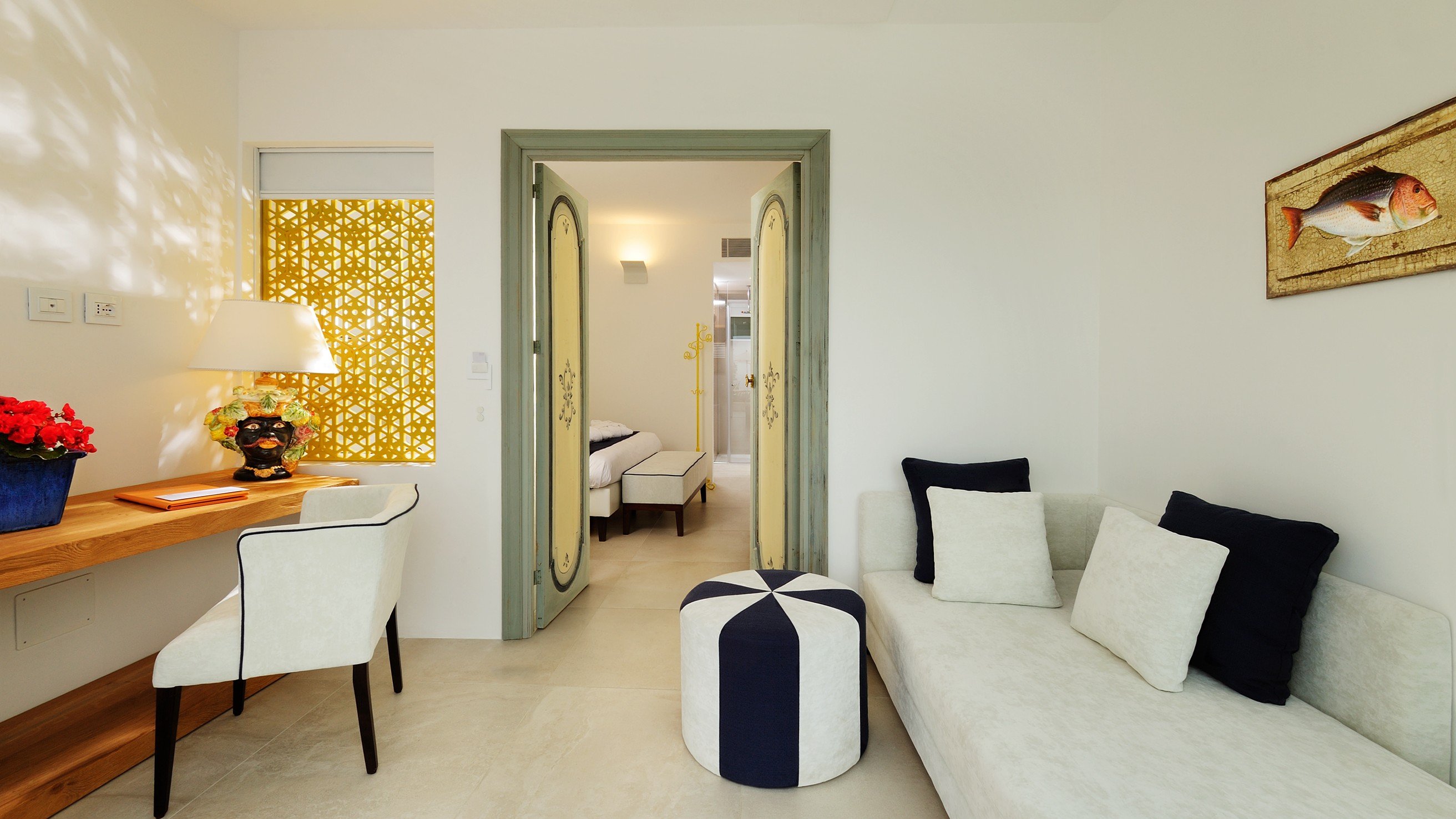 Le Calette N5-guestroom-Deluxe Room - Living Area.jpg
