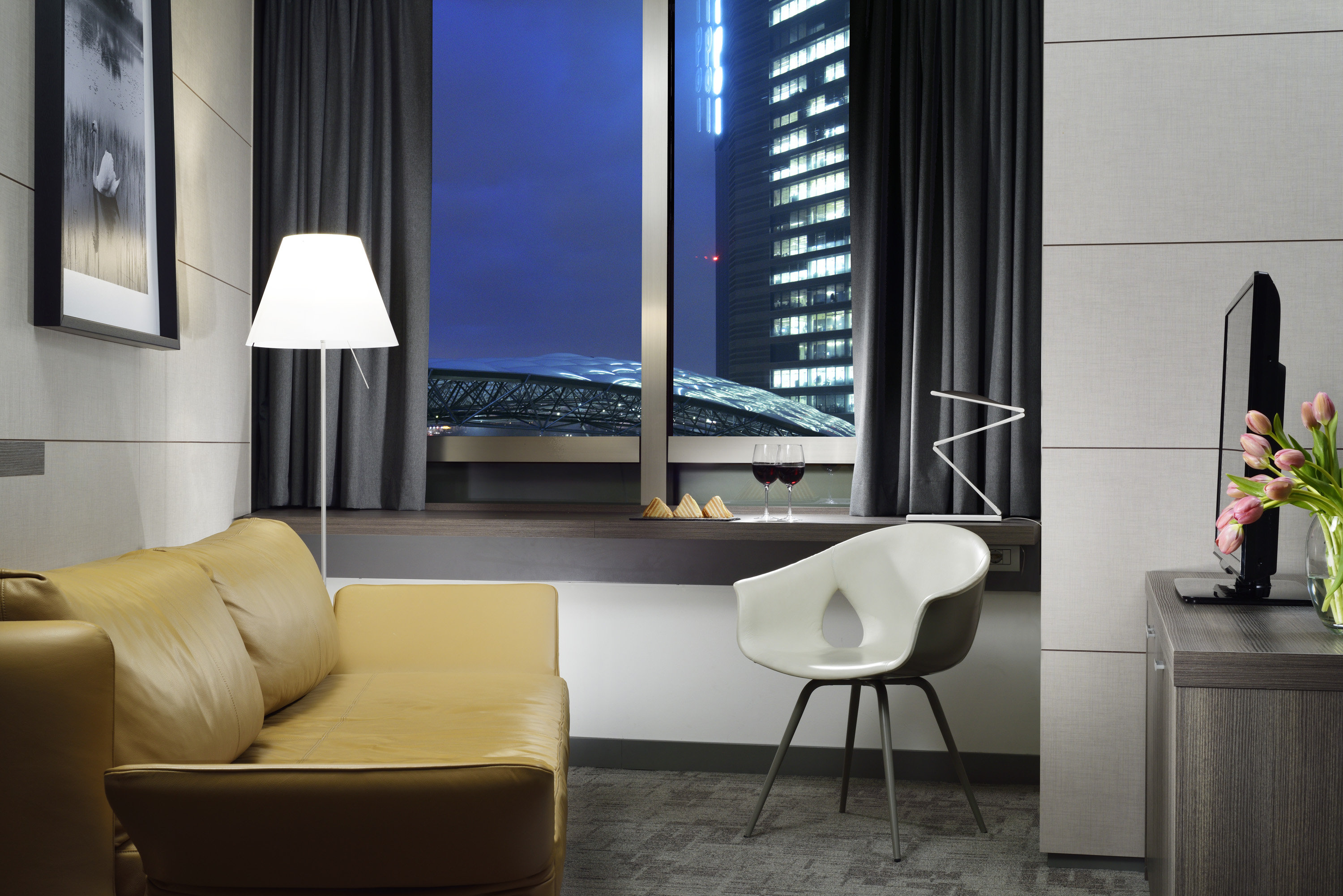 UNA Hotels San Vitale Bologna-guestroom-Junior Suite.jpg