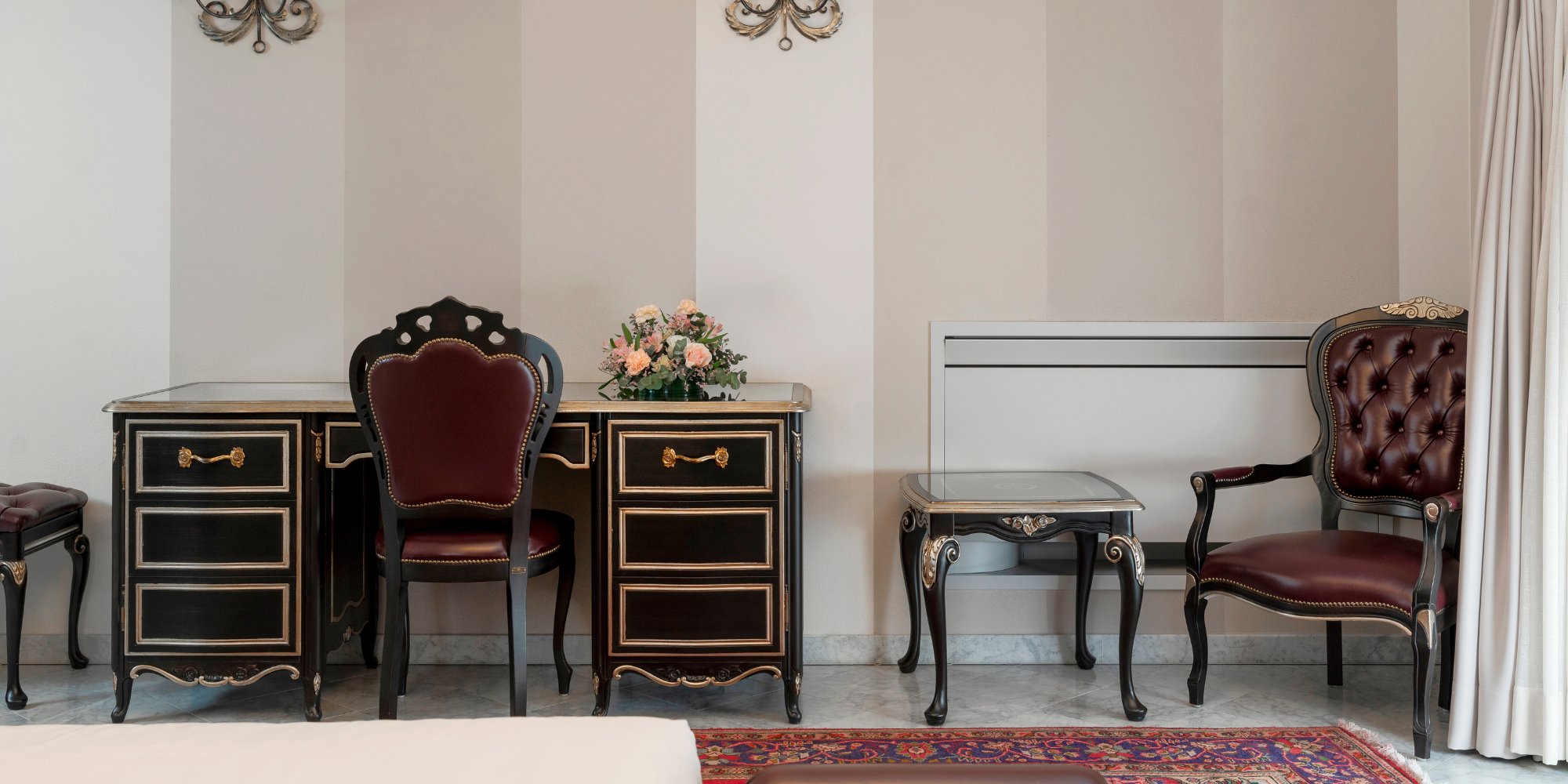 Grand Hotel di Parma-guestroom-Executive Suite.jpg