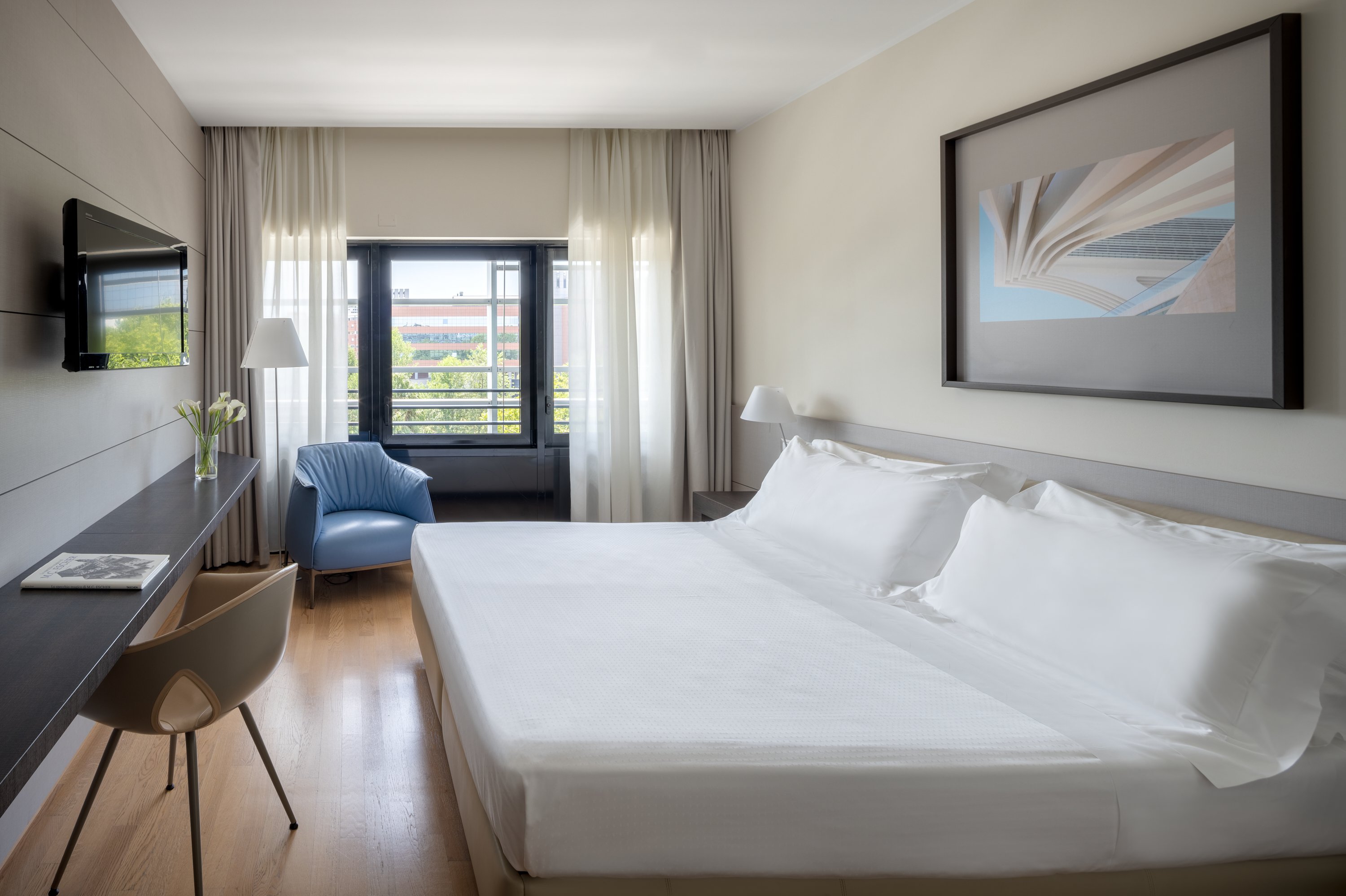 UNA Hotels Bologna Fiera-guestroom-Double Classic Bedroom.jpg