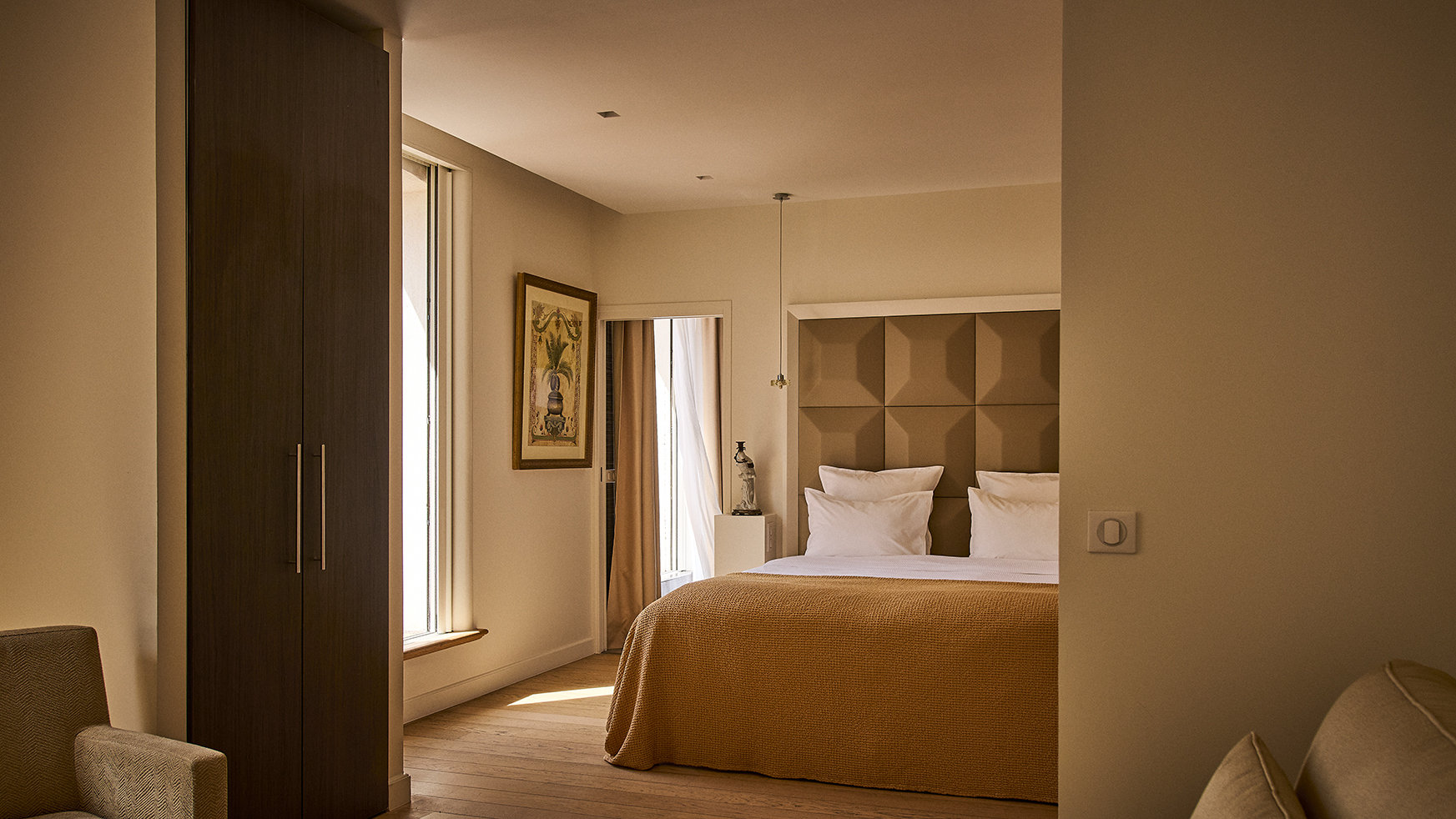 Le Pigonnet-guestroom-Terrace Junior Suite.jpg