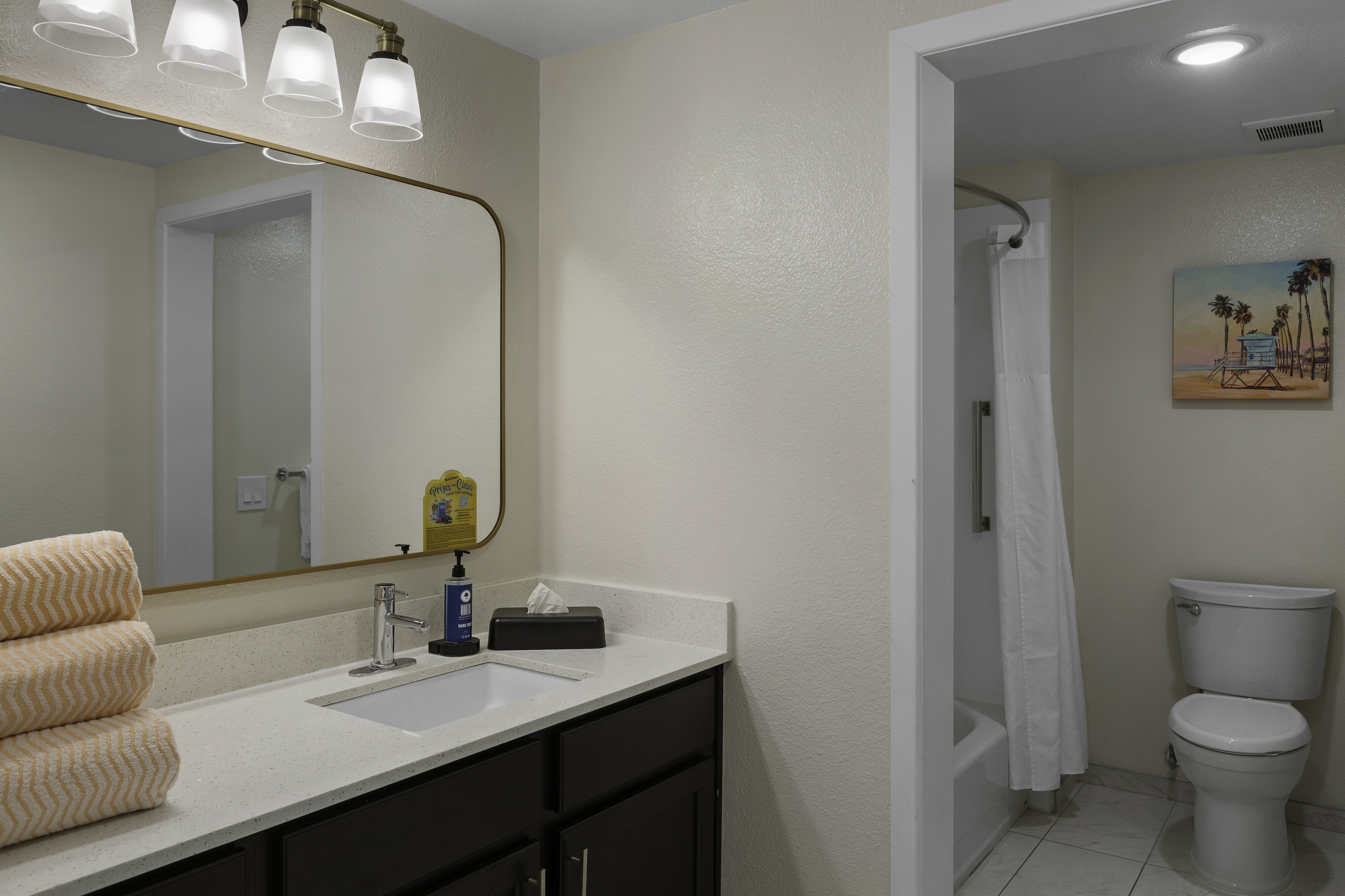 WORLDMARK OCEANSIDE-guestroom-Three Bedroom Bath World Mark Oceanside Harbor.jpg