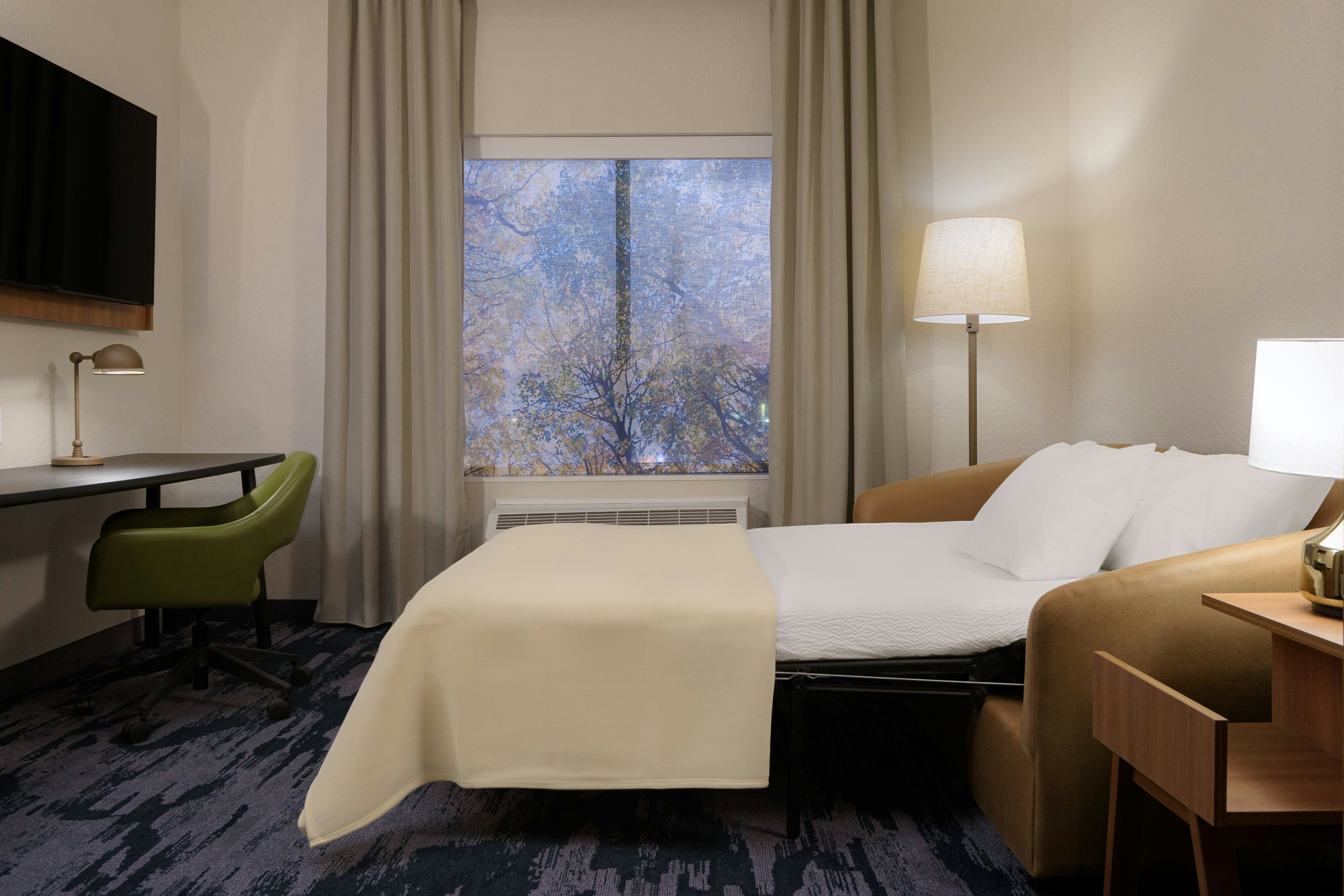 Fairfield by Marriott Inn and Suites Cincinnati Oakley-guestroom-Deluxe Guestroom - Sofabed.jpg
