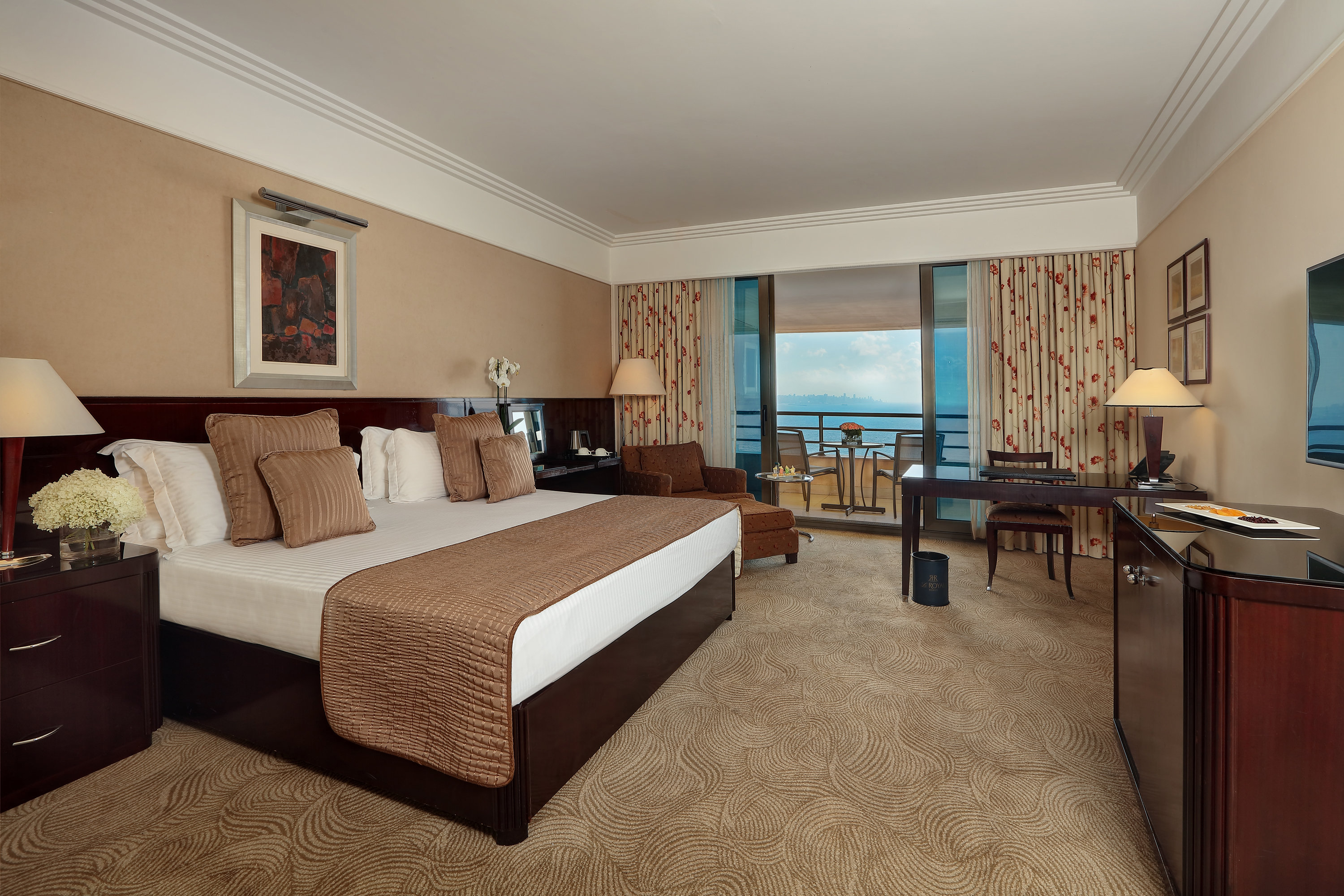 LE ROYAL HOTEL BEIRUT-guestroom-Deluxe King Room.jpg