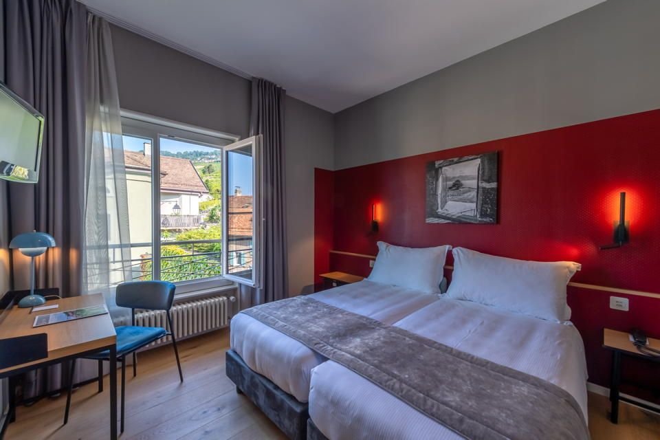 CHATONNEYRE HOTEL AND RESTAURANT-guestroom-Twin Room.jpg