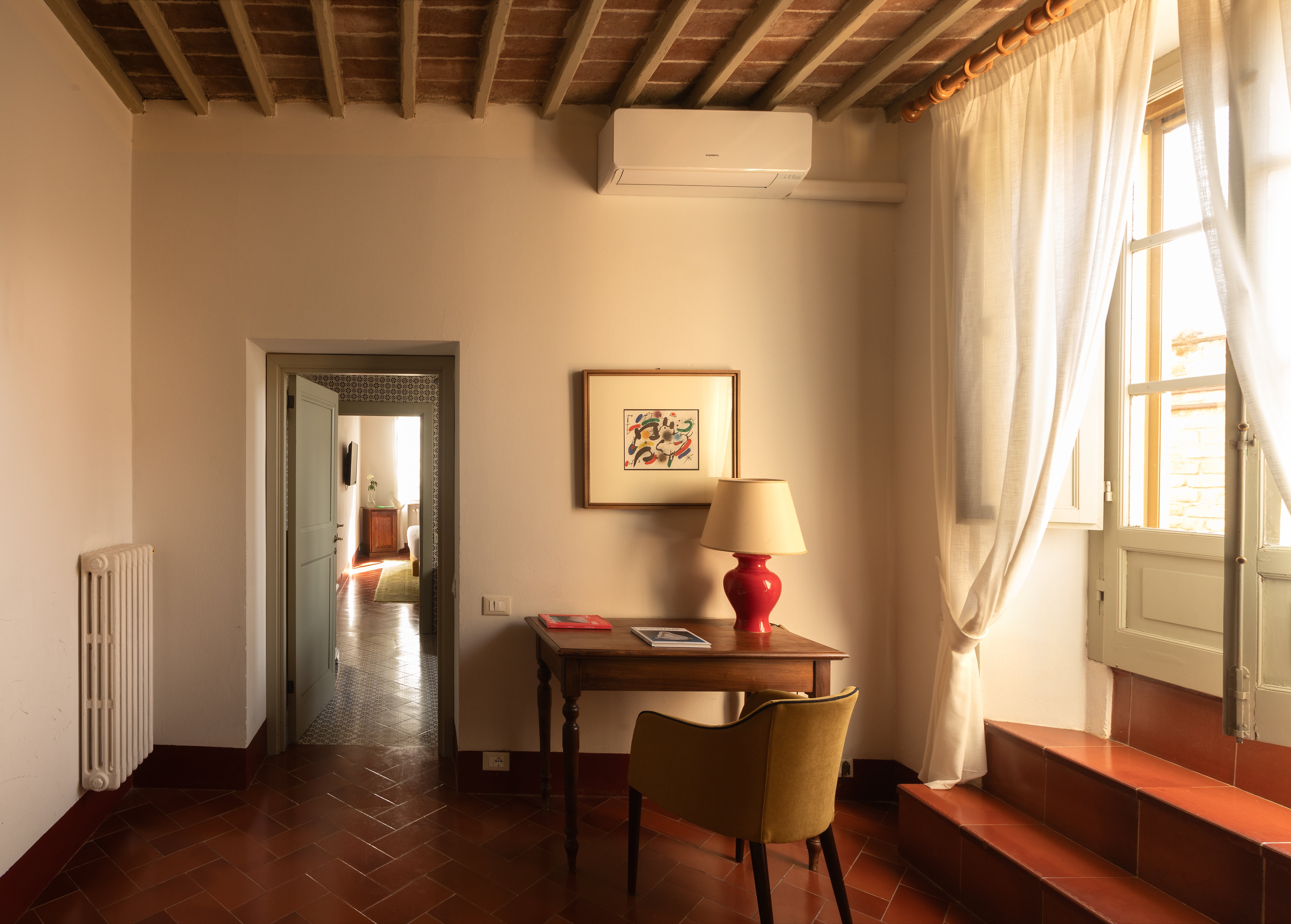 HOTEL CERTOSA DI MAGGIANO-guestroom-Room Detail Suite.jpg