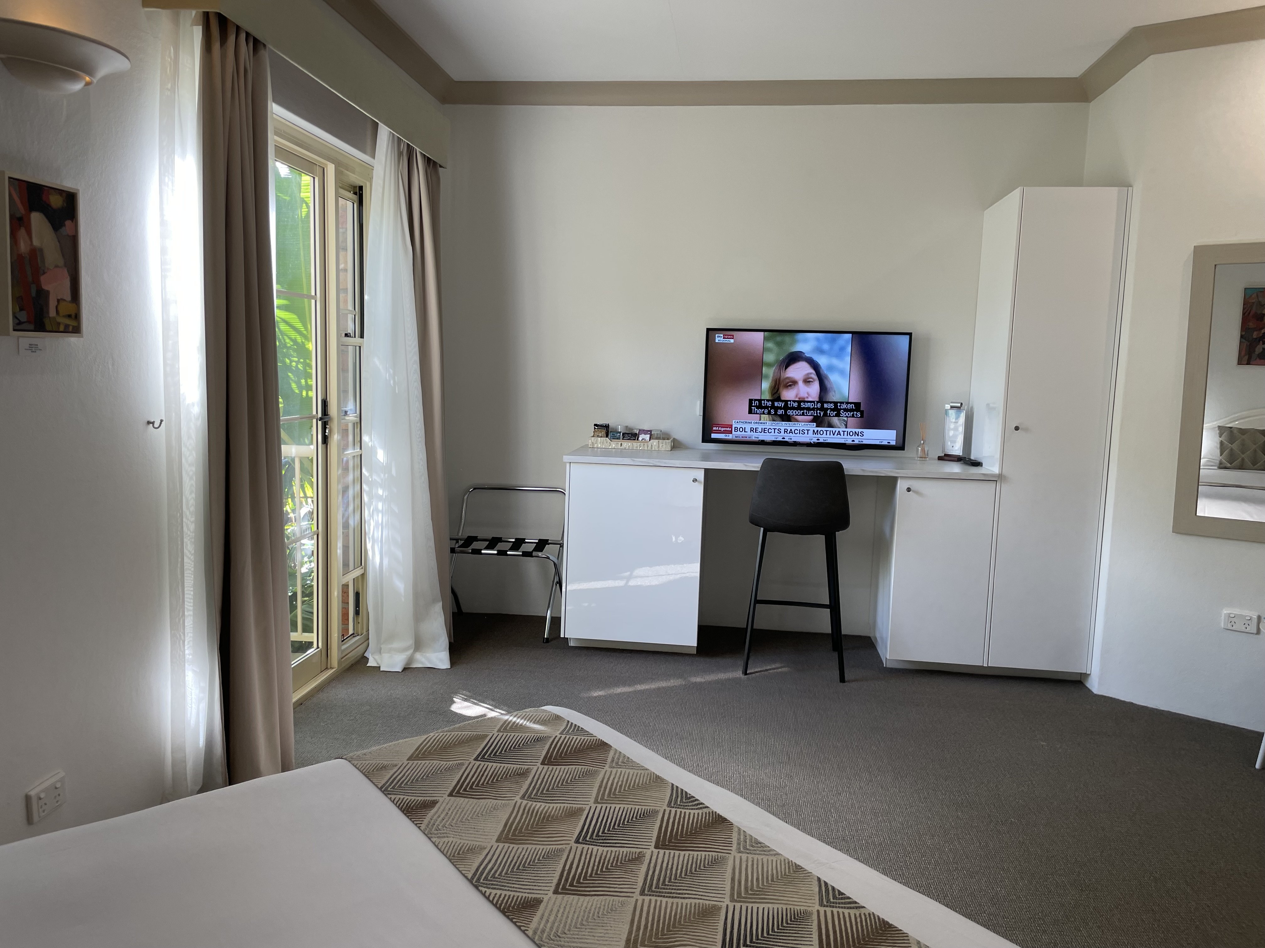 OASIS INN ULLADULLA-guestroom-Room.jpg