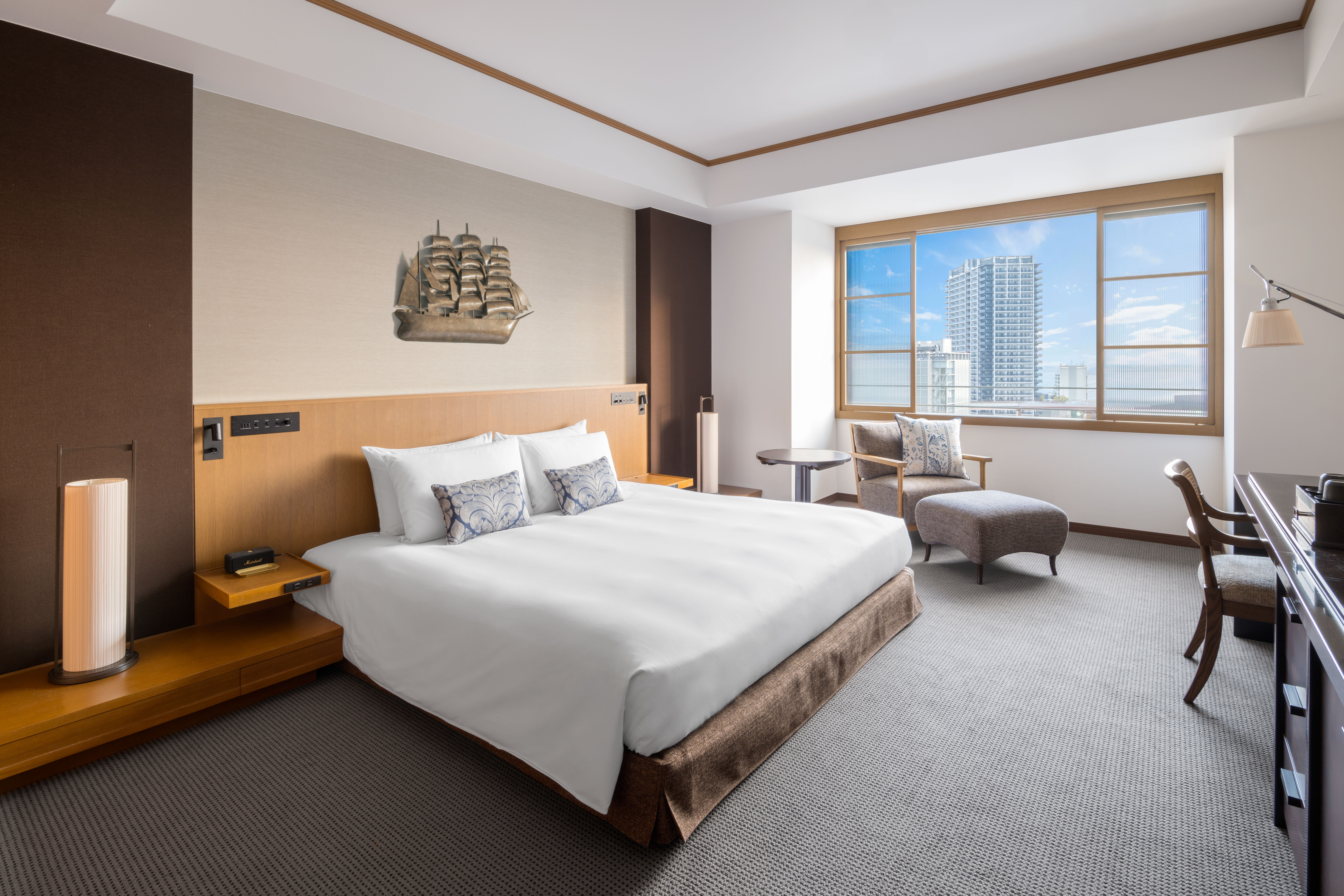 ORIENTAL HOTEL KOBE-guestroom-Room Day.jpg