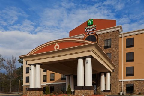 Easy to locate, and ready to welcome you.