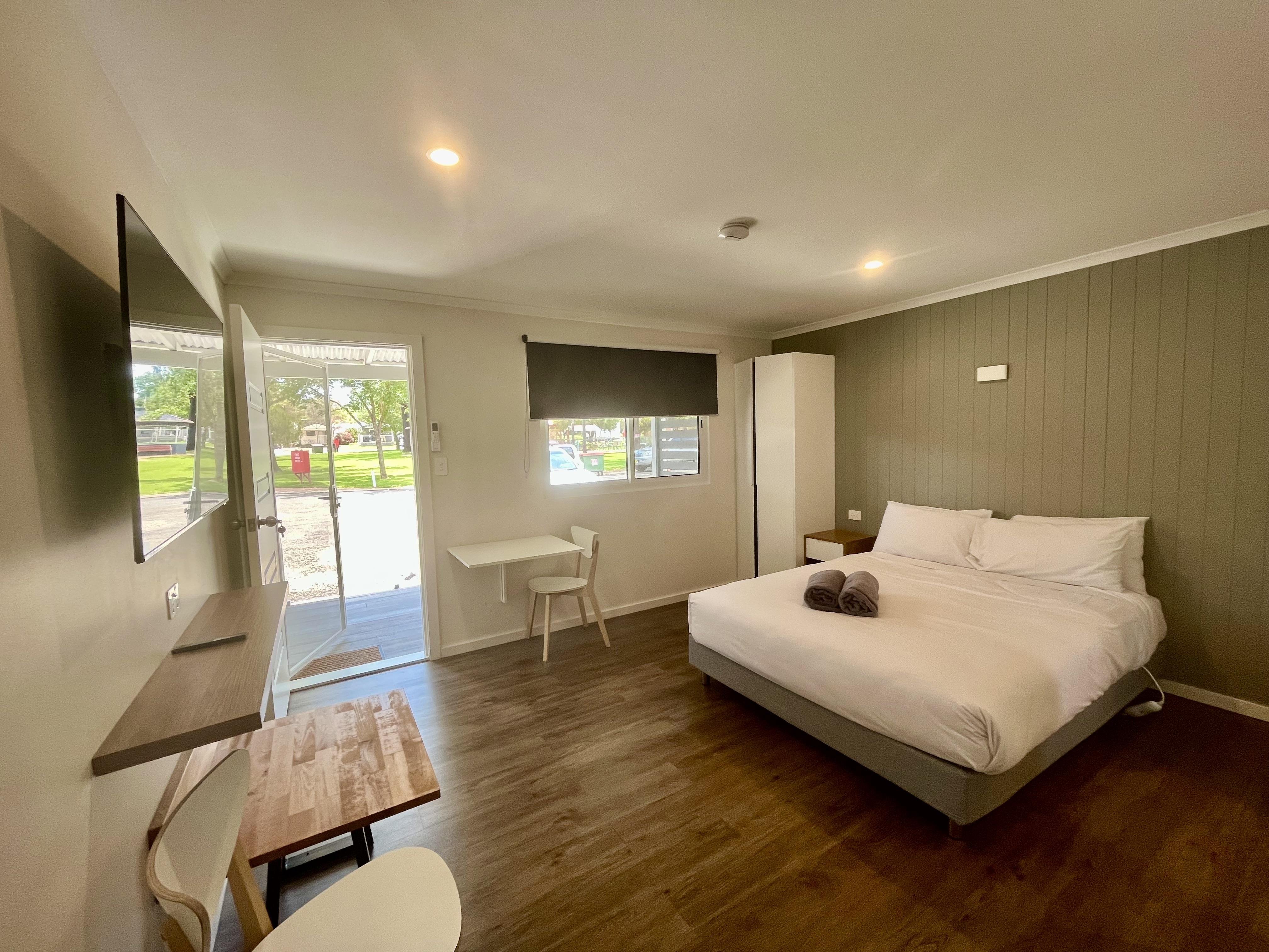 Young Tourist Caravan Park-guestroom-Motel Bedroom.jpg