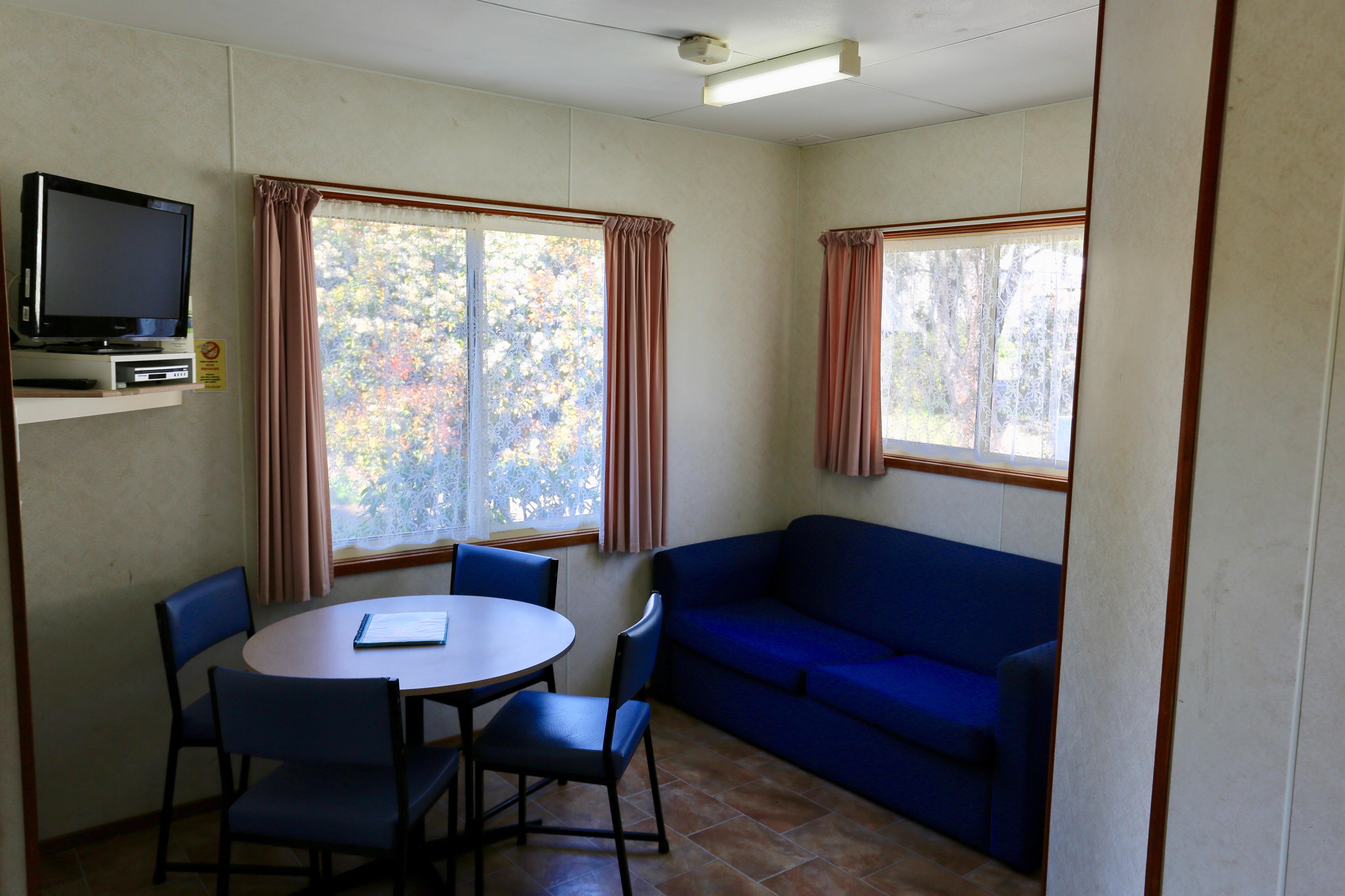 Jenolan Holiday Park-guestroom-Living Room.jpg