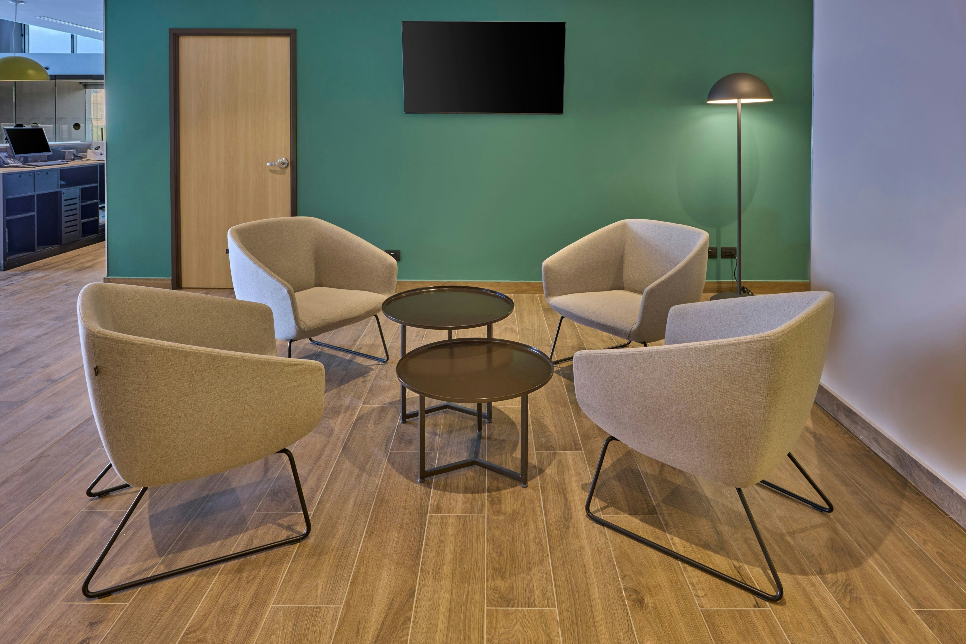City Express by Marriott Tijuana El Florido-guestroom-Living Area .jpg