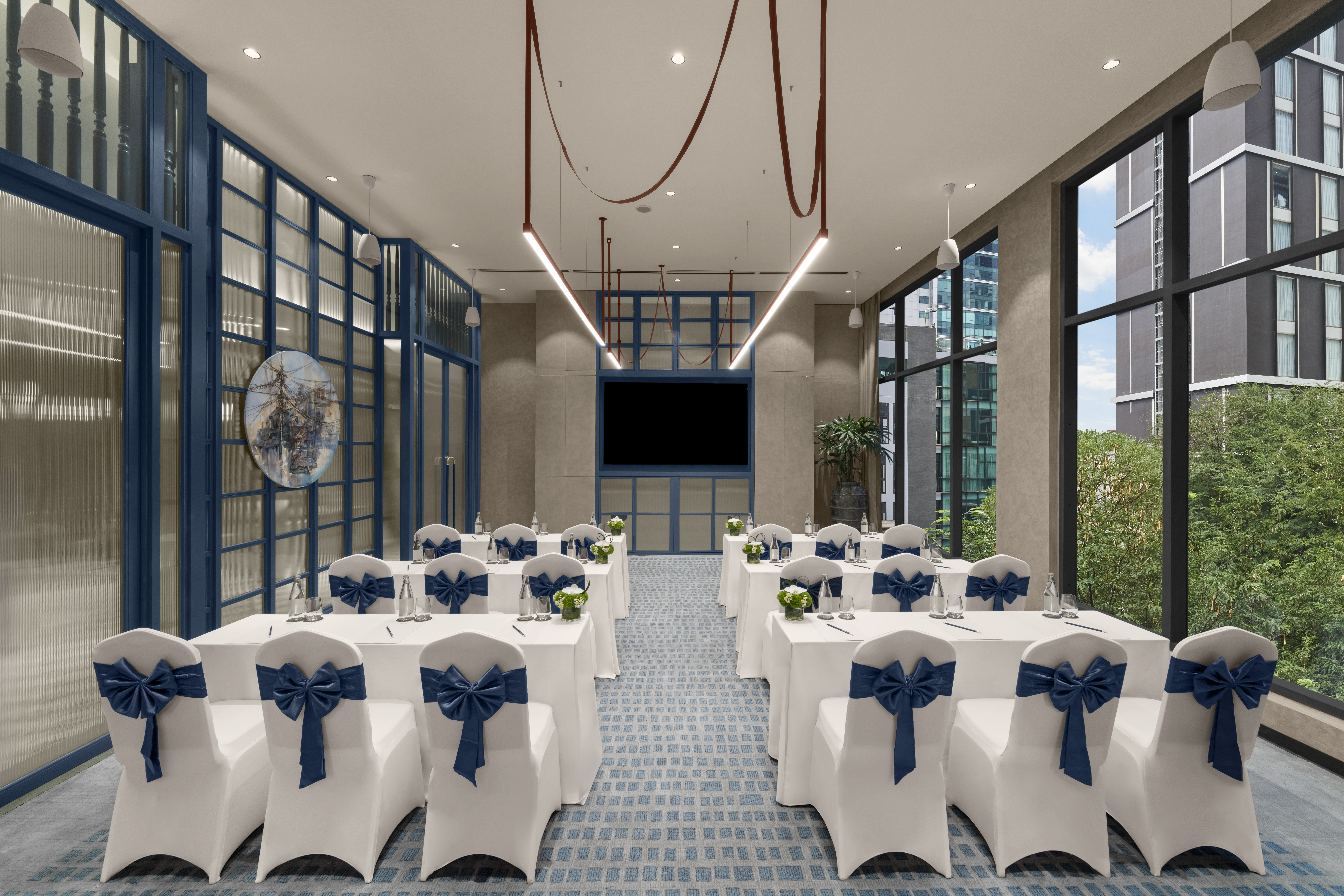 HOTEL INDIGO SAIGON THE CITY BY IHG-guestroom-Where ideas flourish in a room shaped by local stories and style.jpg