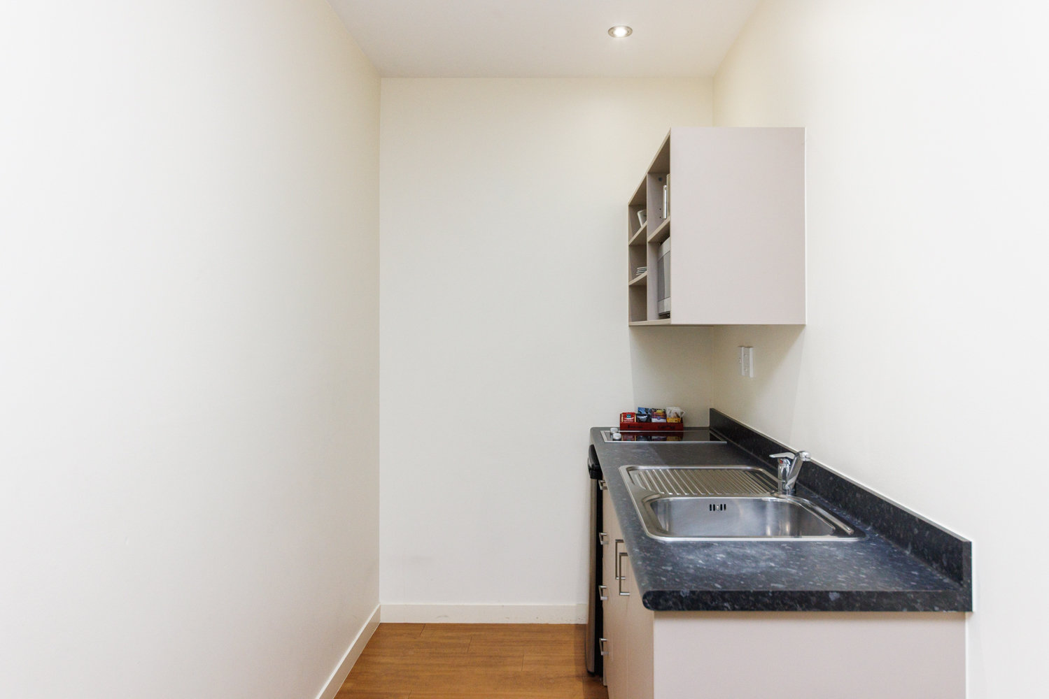 FITZHERBERT REGENCY MOTOR LODGE-guestroom-One Bedroom Executive.jpg