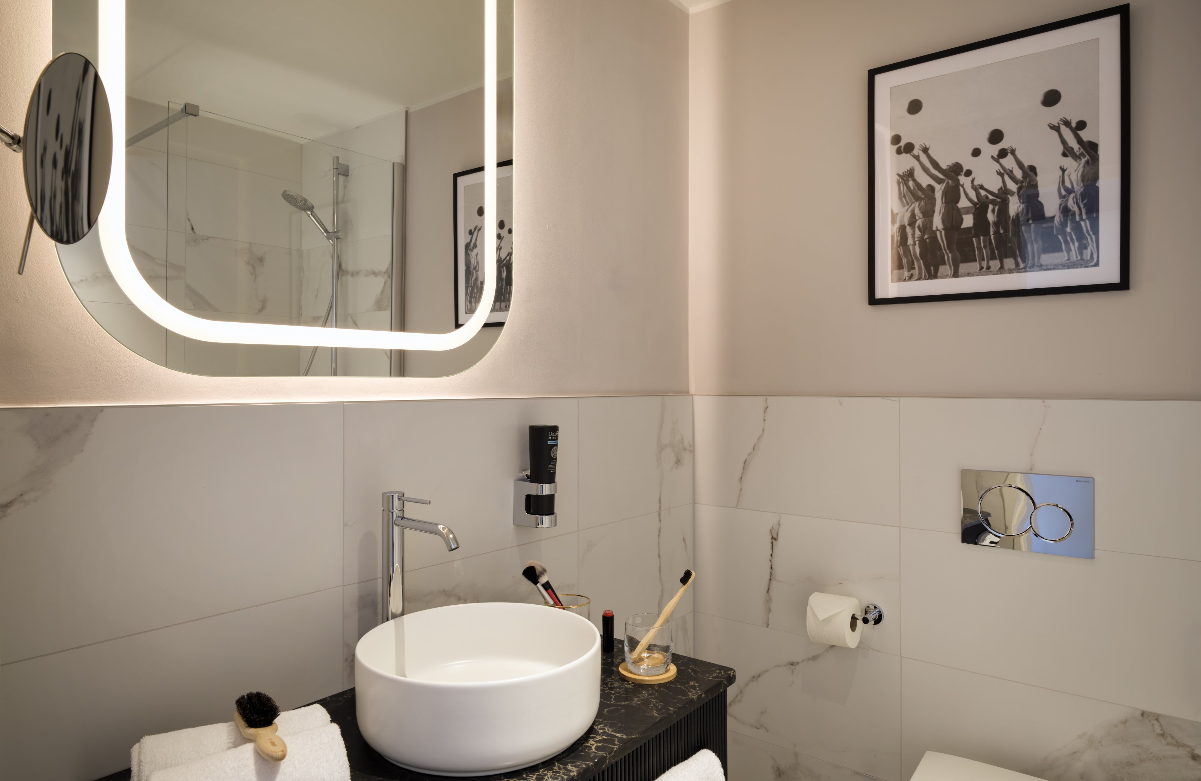 Badischer Hof Baden Baden-guestroom-GE BH BB MockupRoom Bathroom.jpg