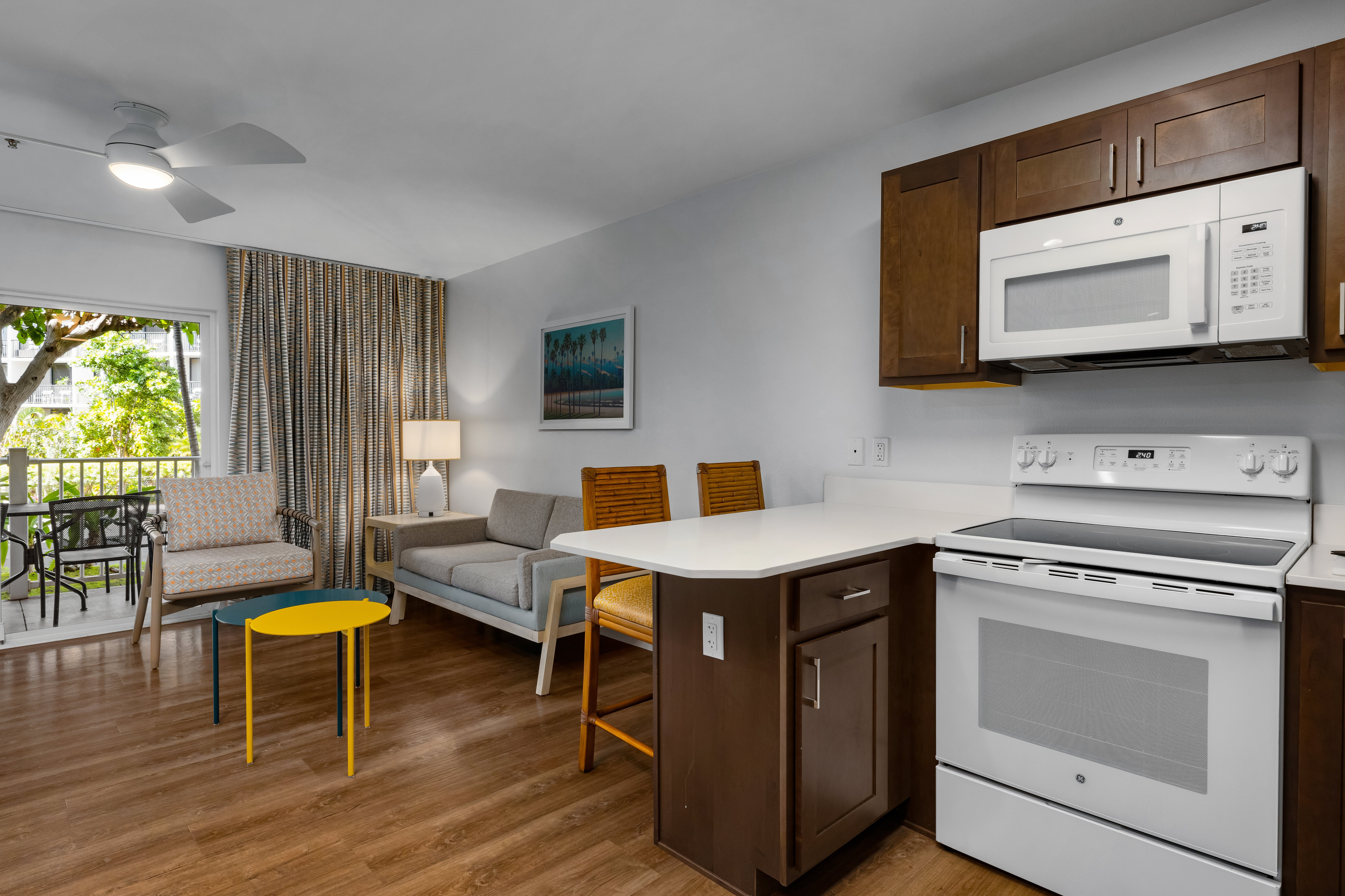 WORLDMARK KIHEI-guestroom-One Bedroom - Kitchen - WorldMark Kihei.jpg