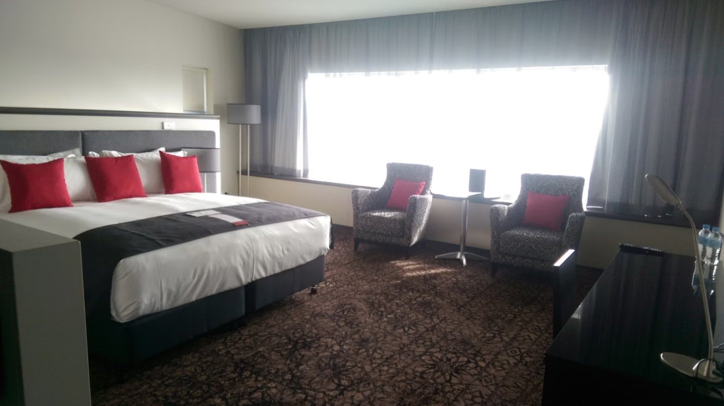 CALAMVALE HOTEL SUITES-guestroom-Deluxe King Suite.jpg