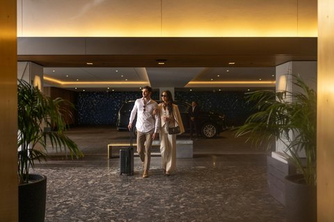 THE RITZ-CARLTON RESIDENCES, WAIKIKI BEACH - Photo 5