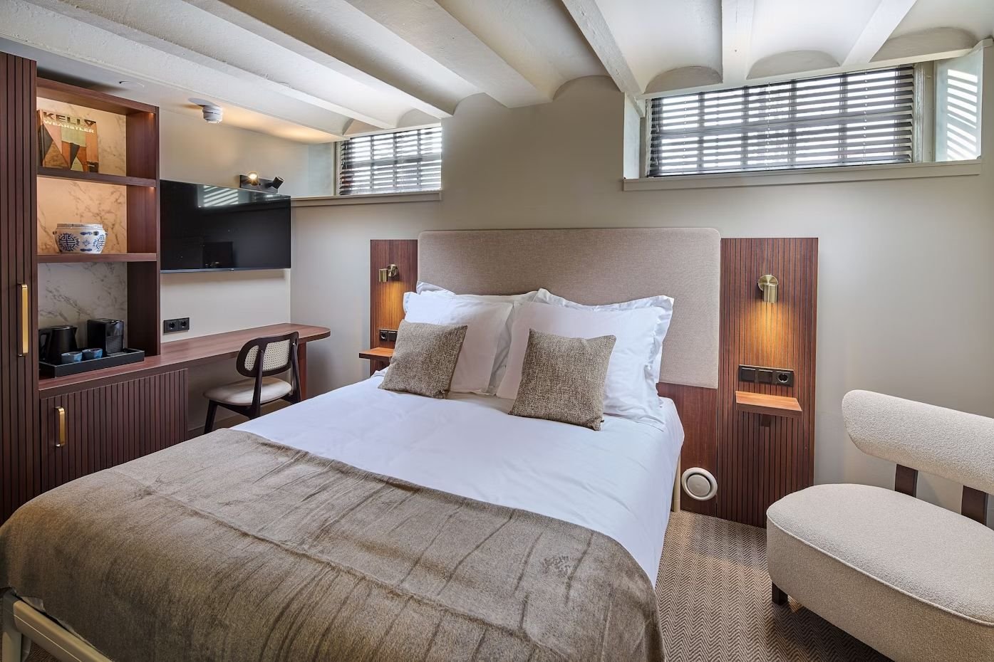 THE SAINTS HOTEL-guestroom-Souterain Cosy Room.jpg