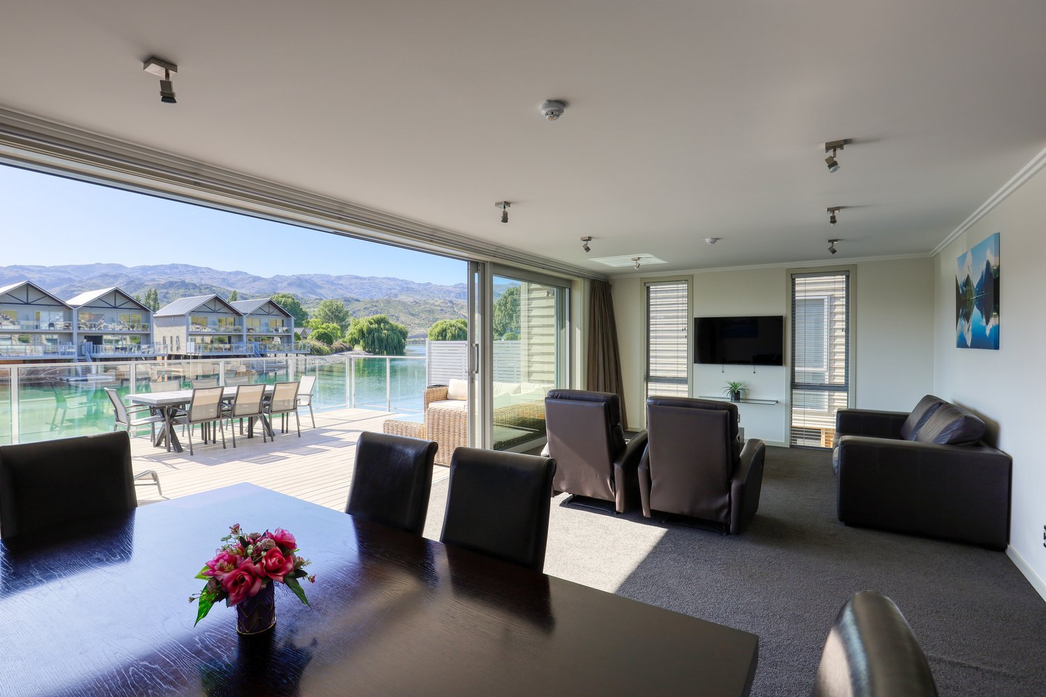 Marsden Lake Resort-guestroom-Marsden Lake Resort One Bedroom Villa.jpg