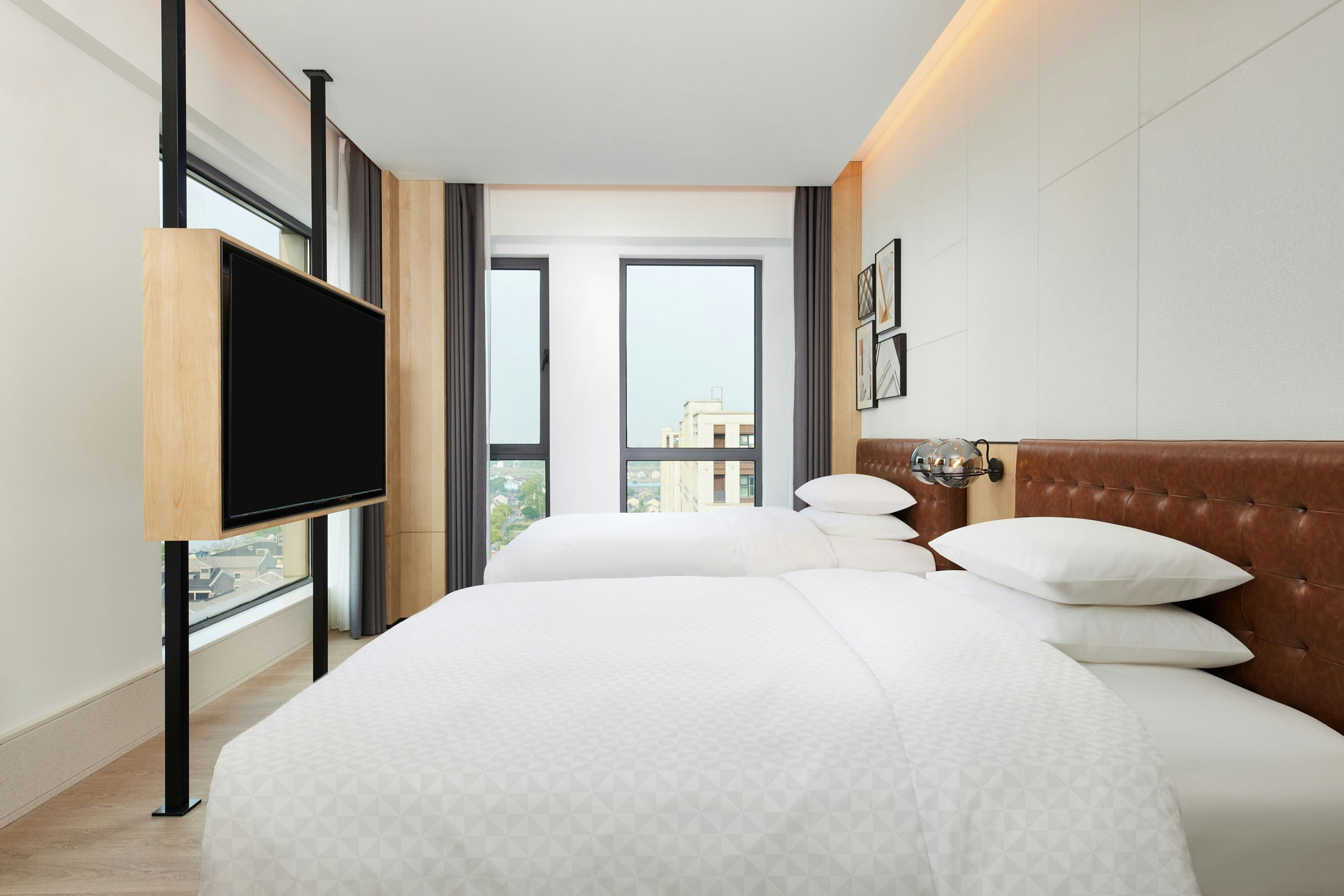 TownePlace Suites by Marriott Humble Intercontinental Airport-guestroom-Queen Guest Room.jpg