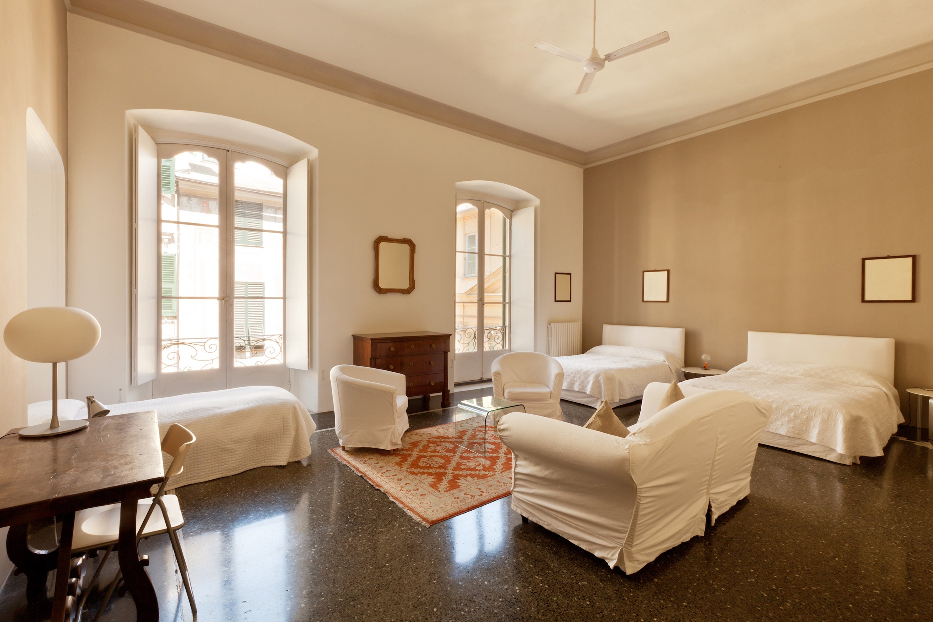 Palazzo Cicala-guestroom-Deluxe Quadruple.jpg