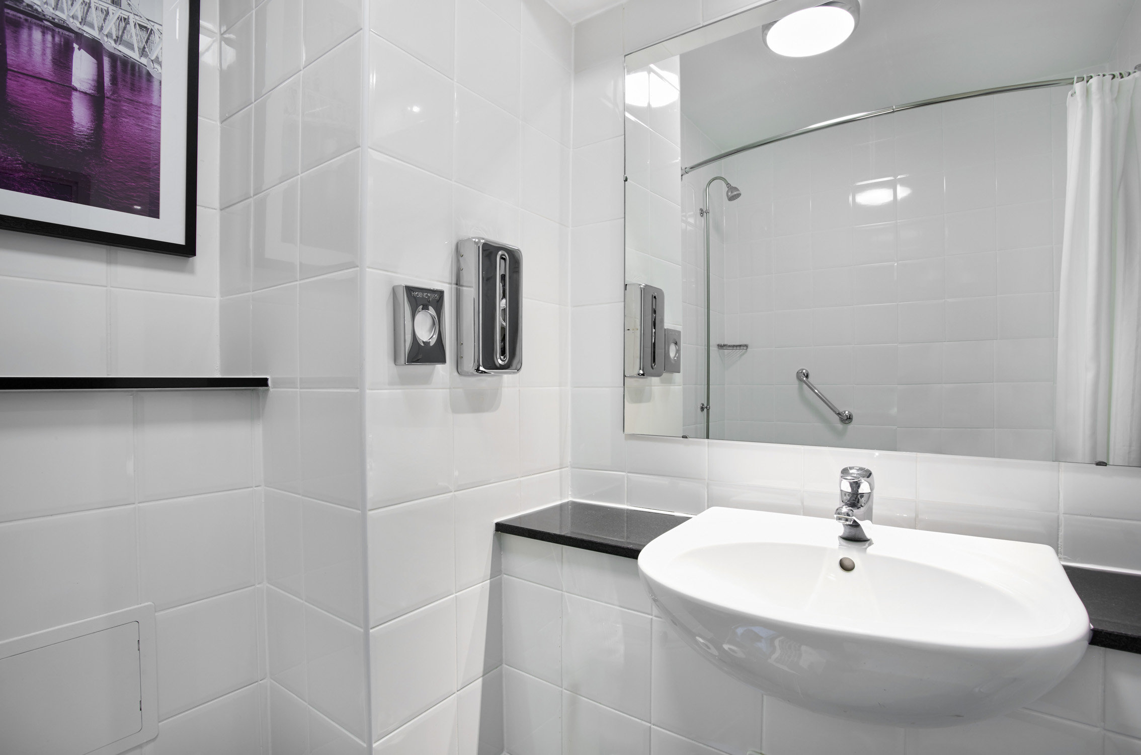 Leonardo Hotel Inverness-guestroom-Standard Bathroom.jpg