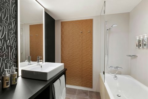 RENAISSANCE ZURICH TOWER HOTEL - Photo 50