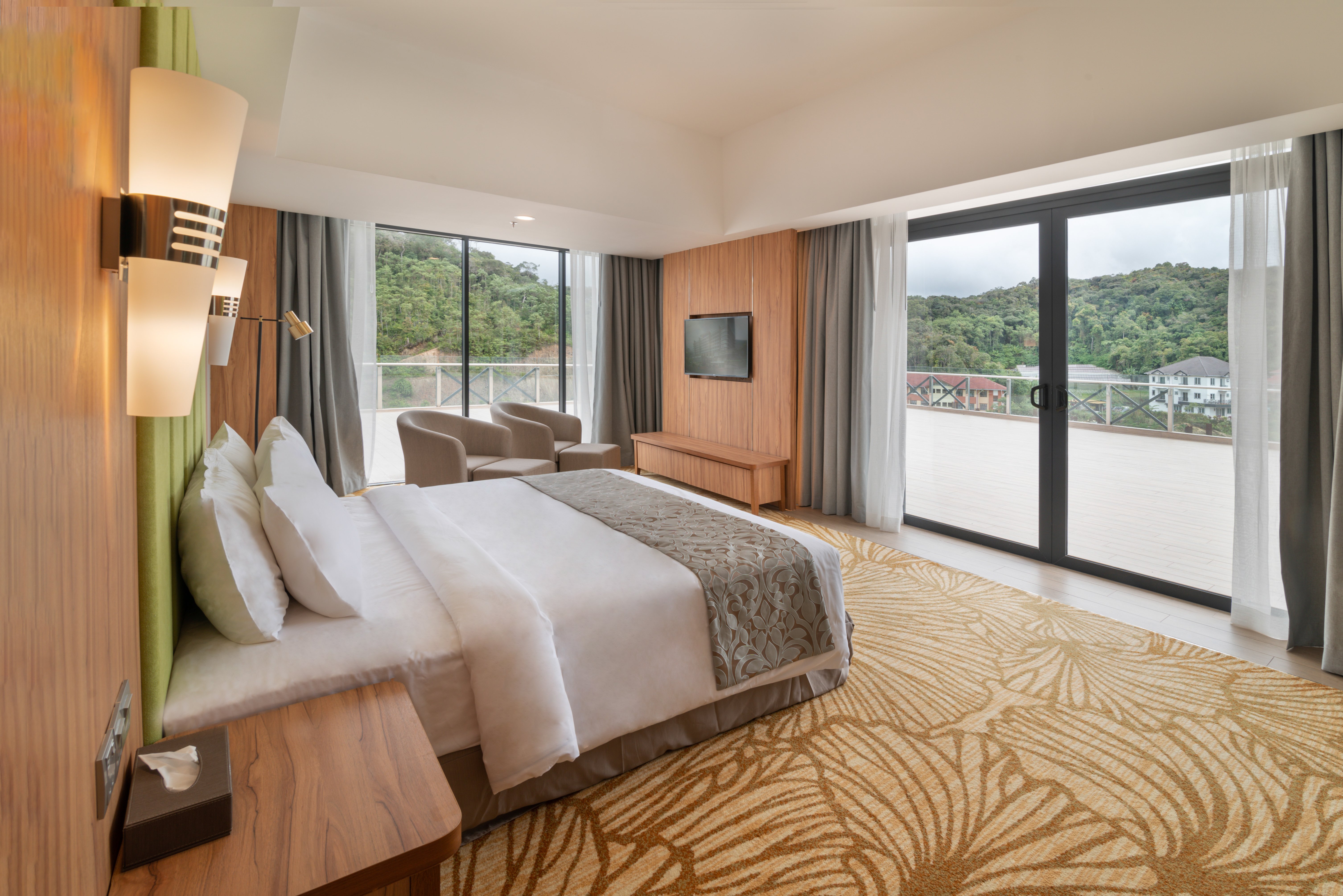 ZENITH CAMERON-guestroom-Family Suite.jpg