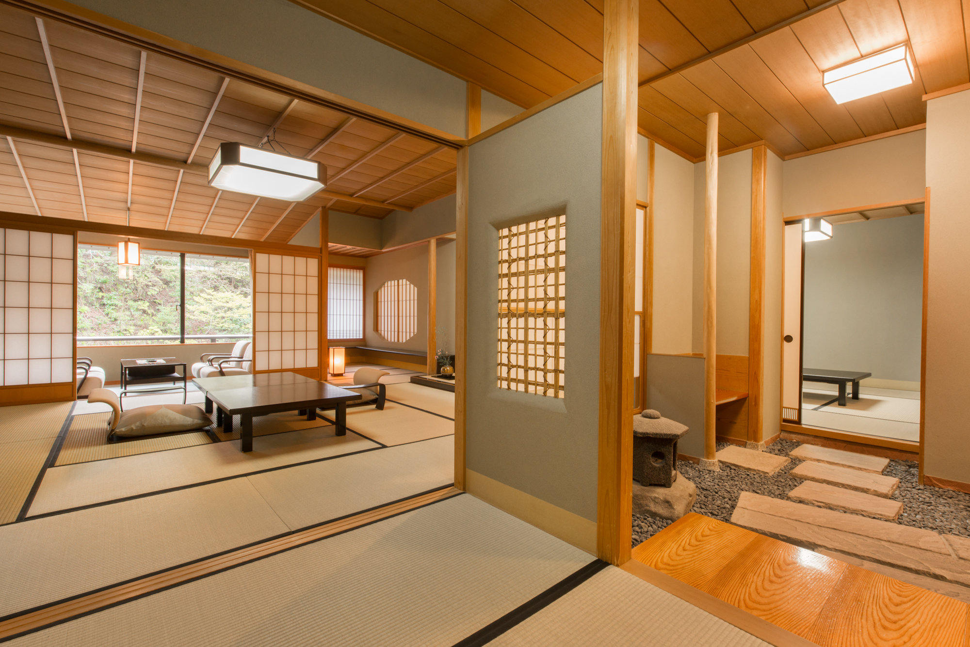Hanamurasaki-guestroom-Standard Rooms.jpg