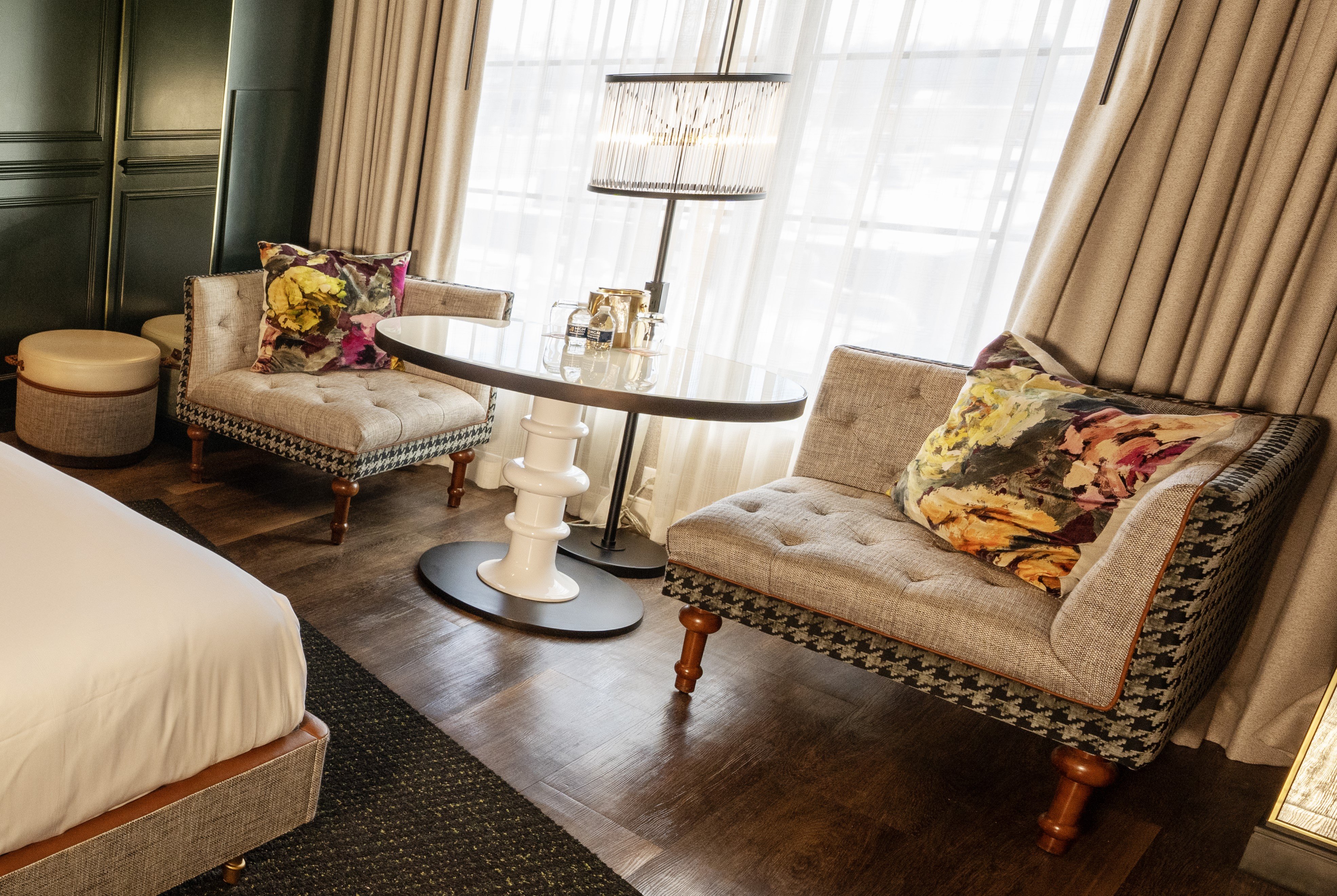 MGM SPRINGFIELD-guestroom-Main Street King Seating Area.jpg