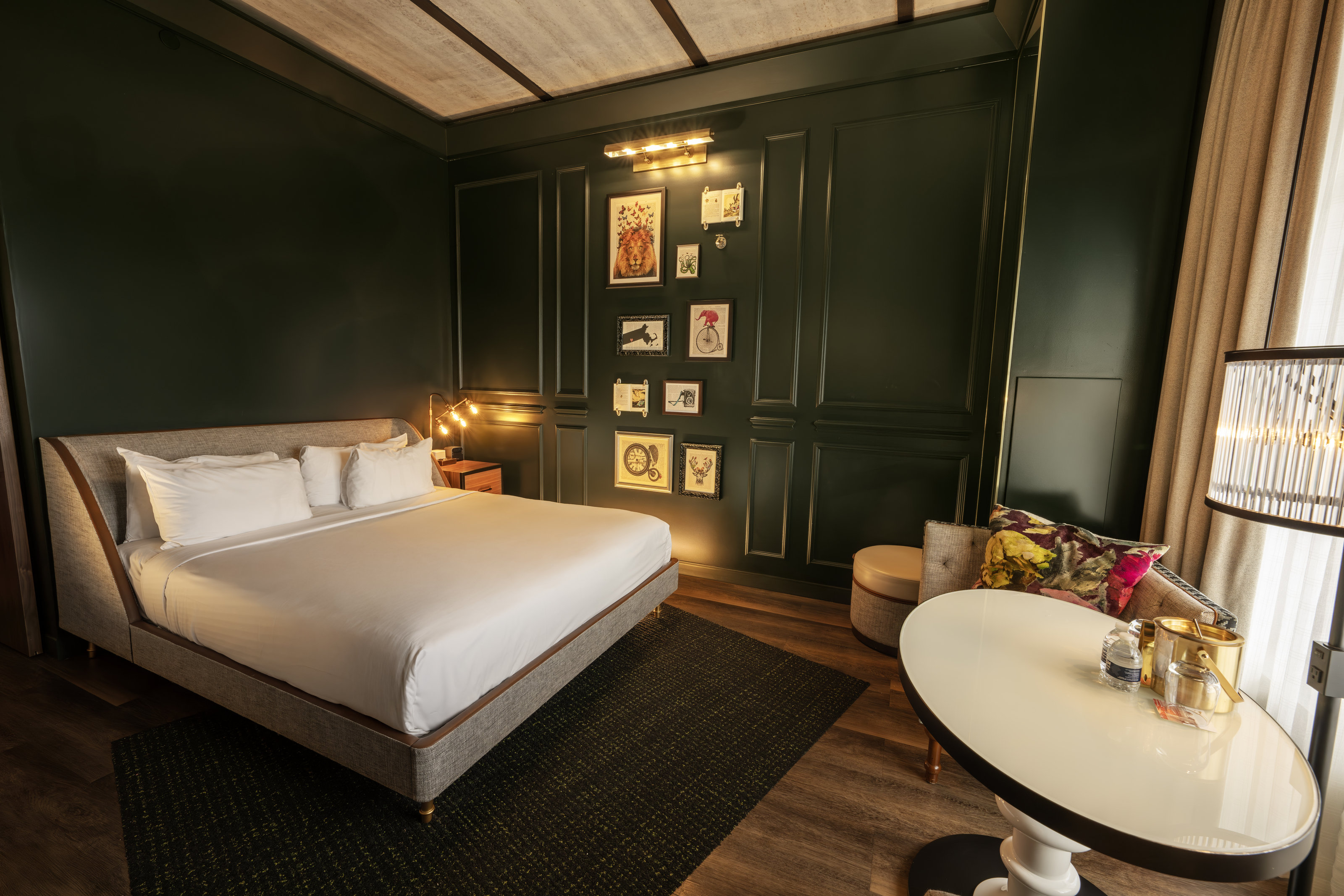 MGM SPRINGFIELD-guestroom-Main Street King.jpg