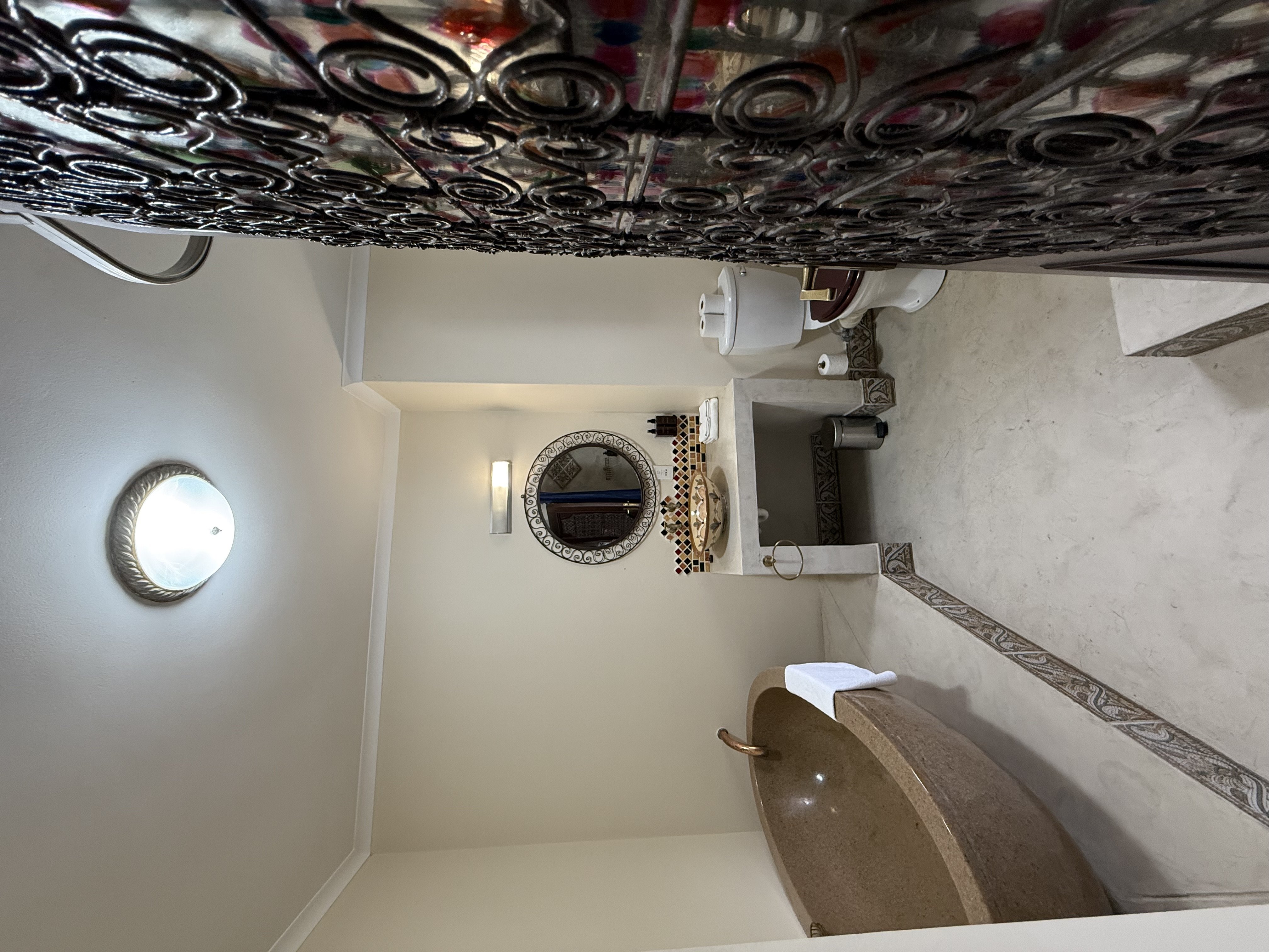 Far Hills Country Hotel-guestroom-Honeymoon Suite bathroom.jpg