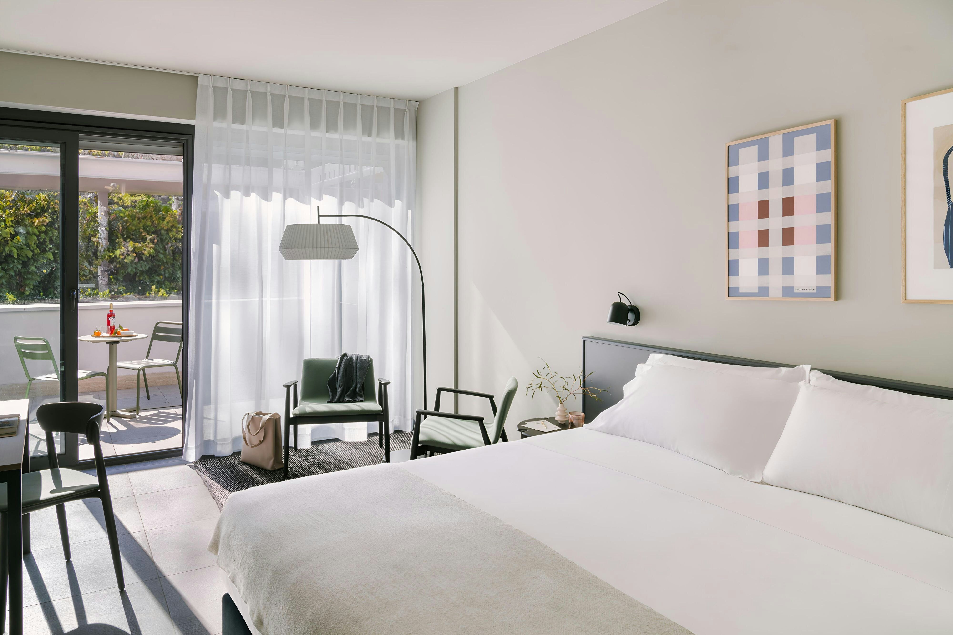Sonder Hotel by Marriott Bonvoy Testaccio-guestroom-Bedroom.jpg