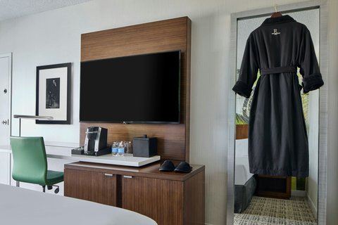RENAISSANCE NASHVILLE HOTEL - Photo 23