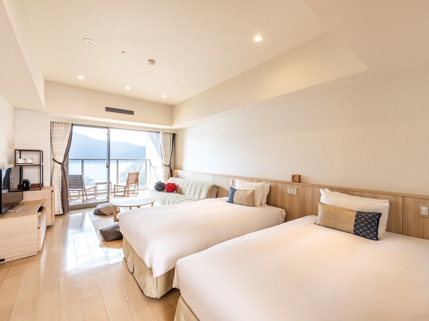 Hakone Ashinoko Hanaori-guestroom-Standard Room.jpg