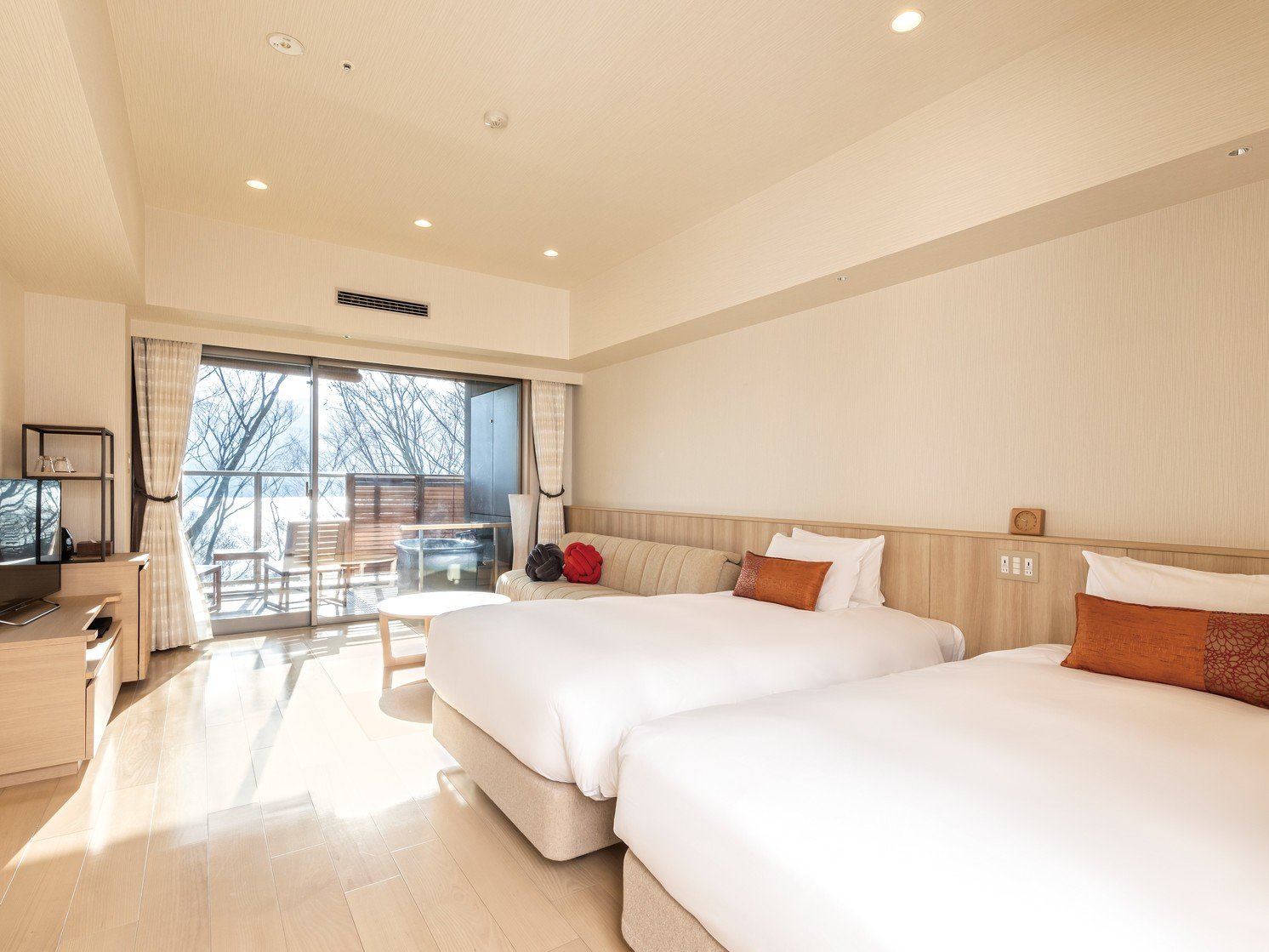 Hakone Ashinoko Hanaori-guestroom-Standard Room with Open-air Bath.jpg