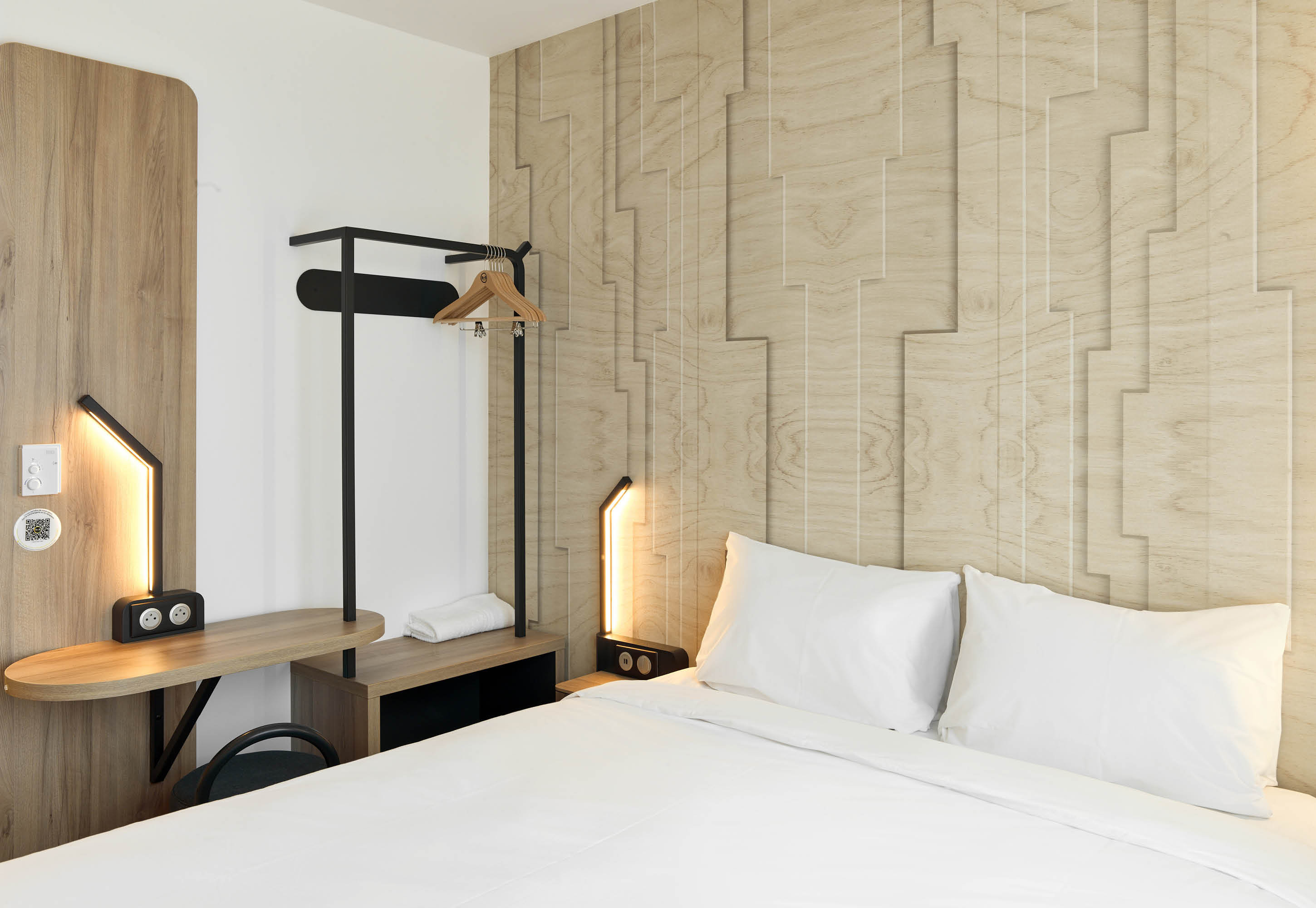 B&B HOTEL CERGY SAINT-CHRISTOPHE GA-guestroom-Hotel Cergy St Christophe Gare Double Room.jpg
