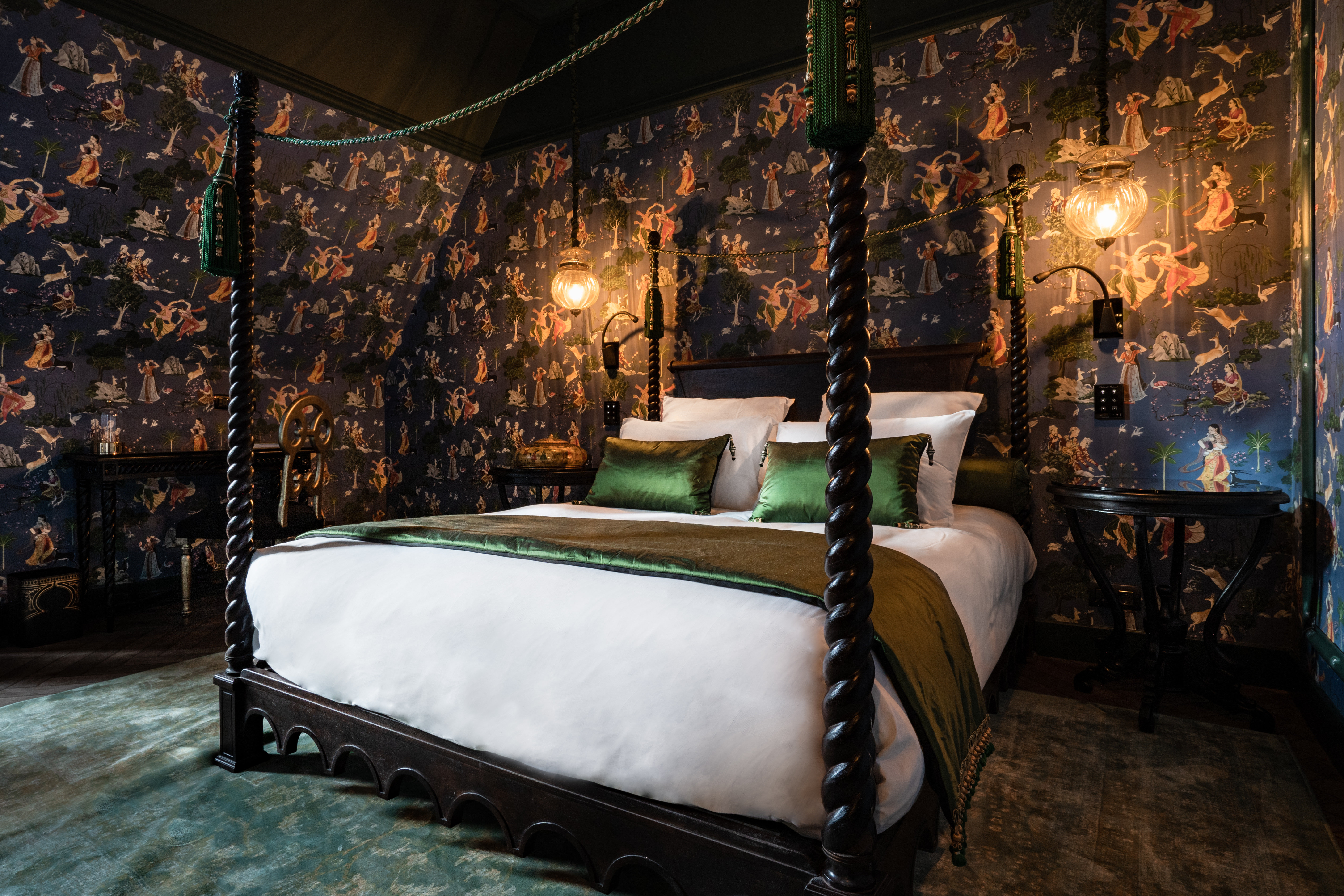 Chateau de Maubreuil-guestroom-Indienne De Nantes - Bedroom.jpg