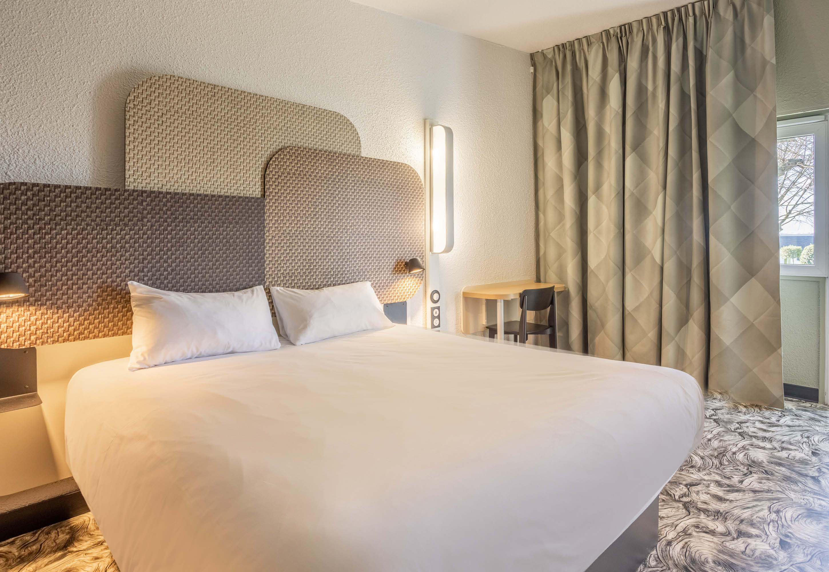 B&B HOTEL VALENCIENNES SUD-guestroom-Guest Room.jpg
