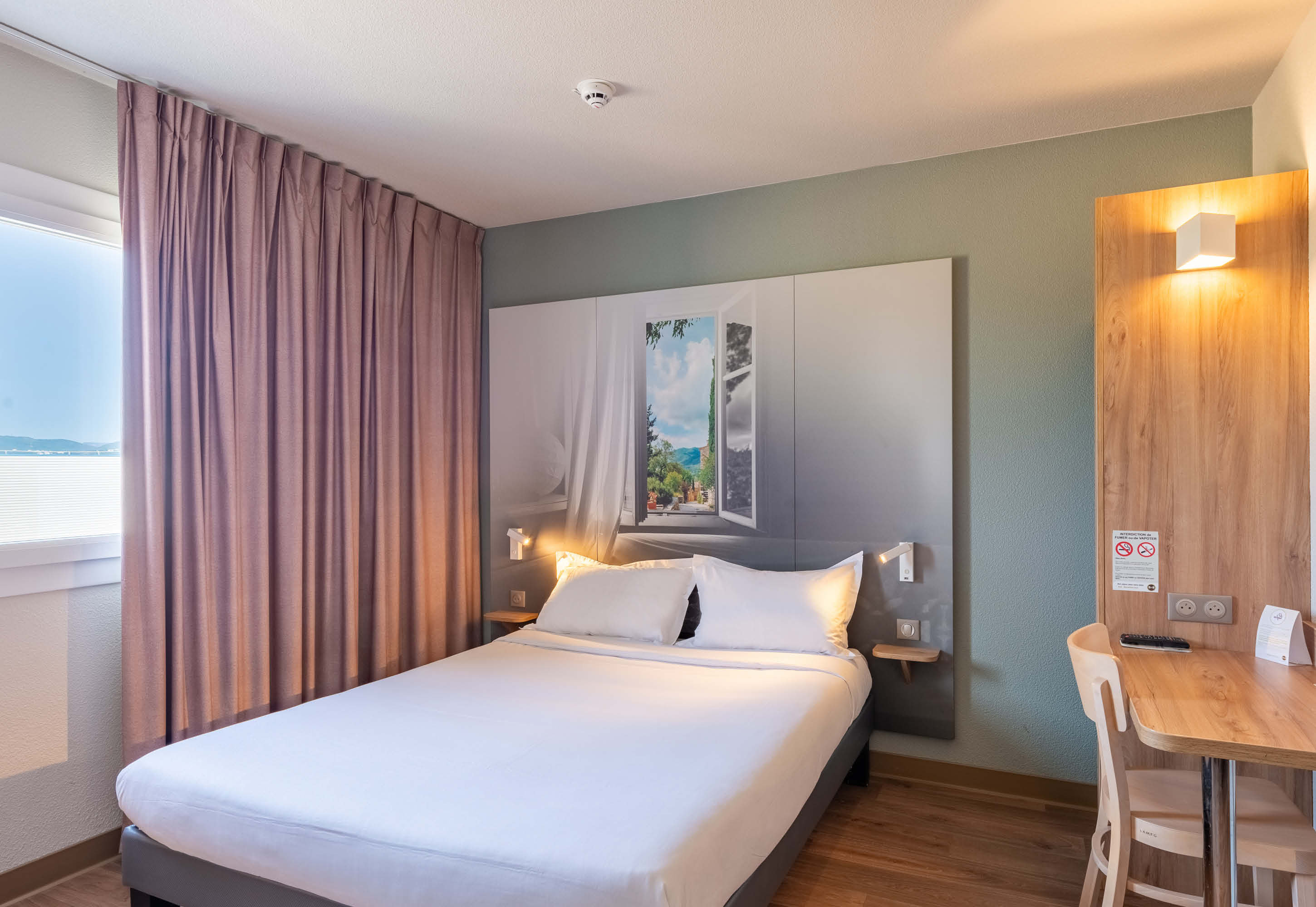 B&B HOTEL MONTELIMAR SUD-guestroom-Guest Room.jpg