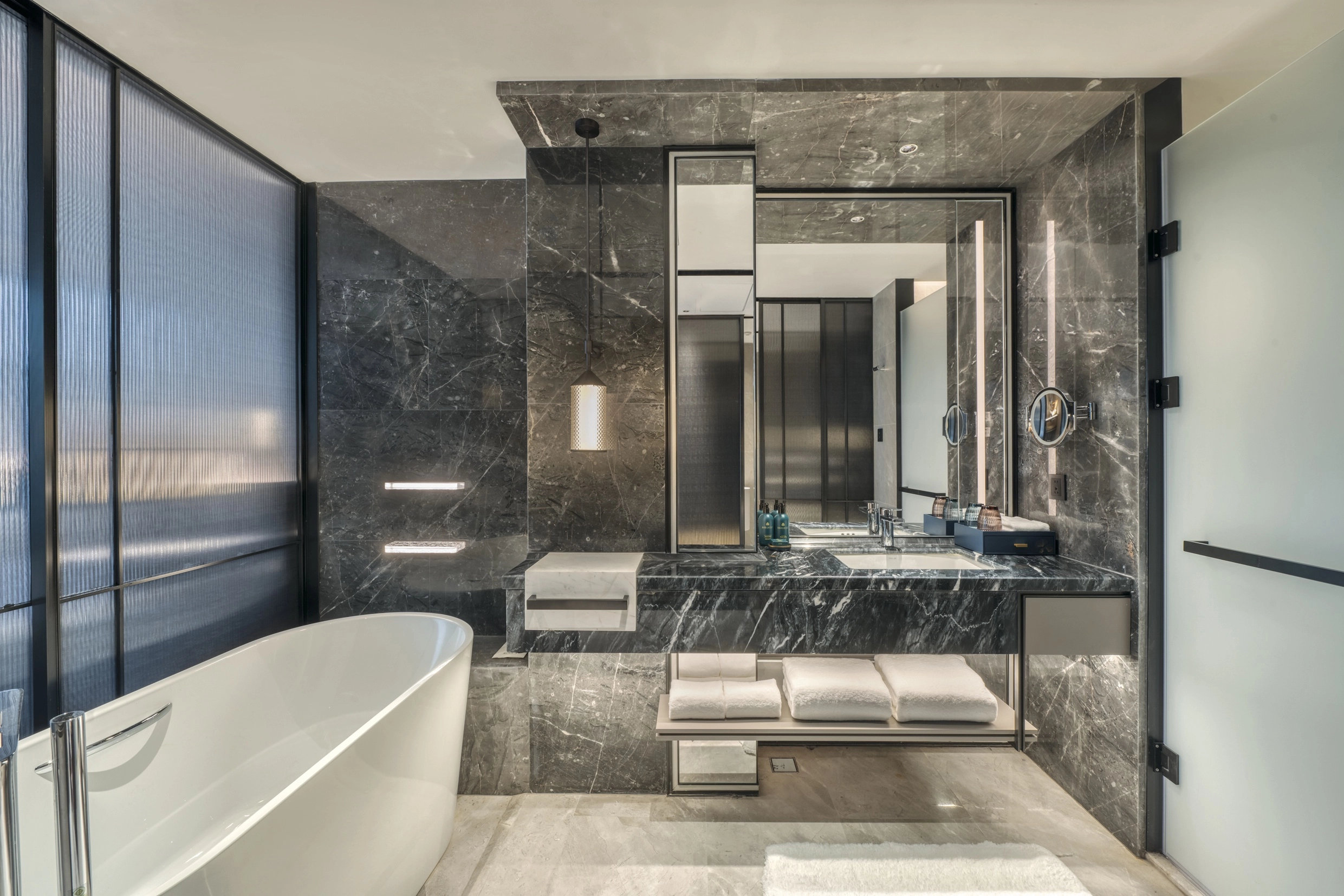 CROWNE PLAZA RUGAO BY IHG-guestroom-1 King Standard.jpg